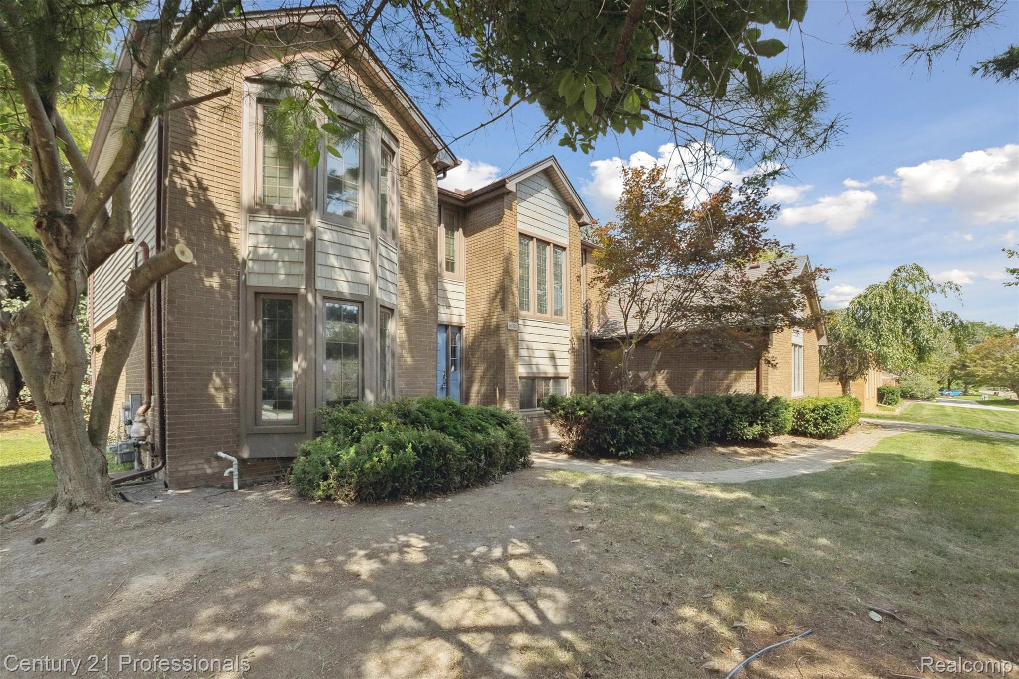 Northville, Michigan, 48167, United States, 4 Bedrooms Bedrooms, ,3 BathroomsBathrooms,Residential,For Sale,1980855