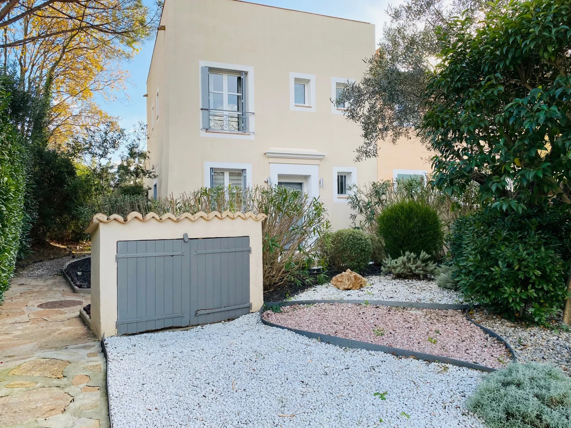 Grimaud, Provence-Alpes-Côte d’Azur, 83310, FR, 3 Bedrooms Bedrooms, ,3 BathroomsBathrooms,Residential,For Sale,1777448