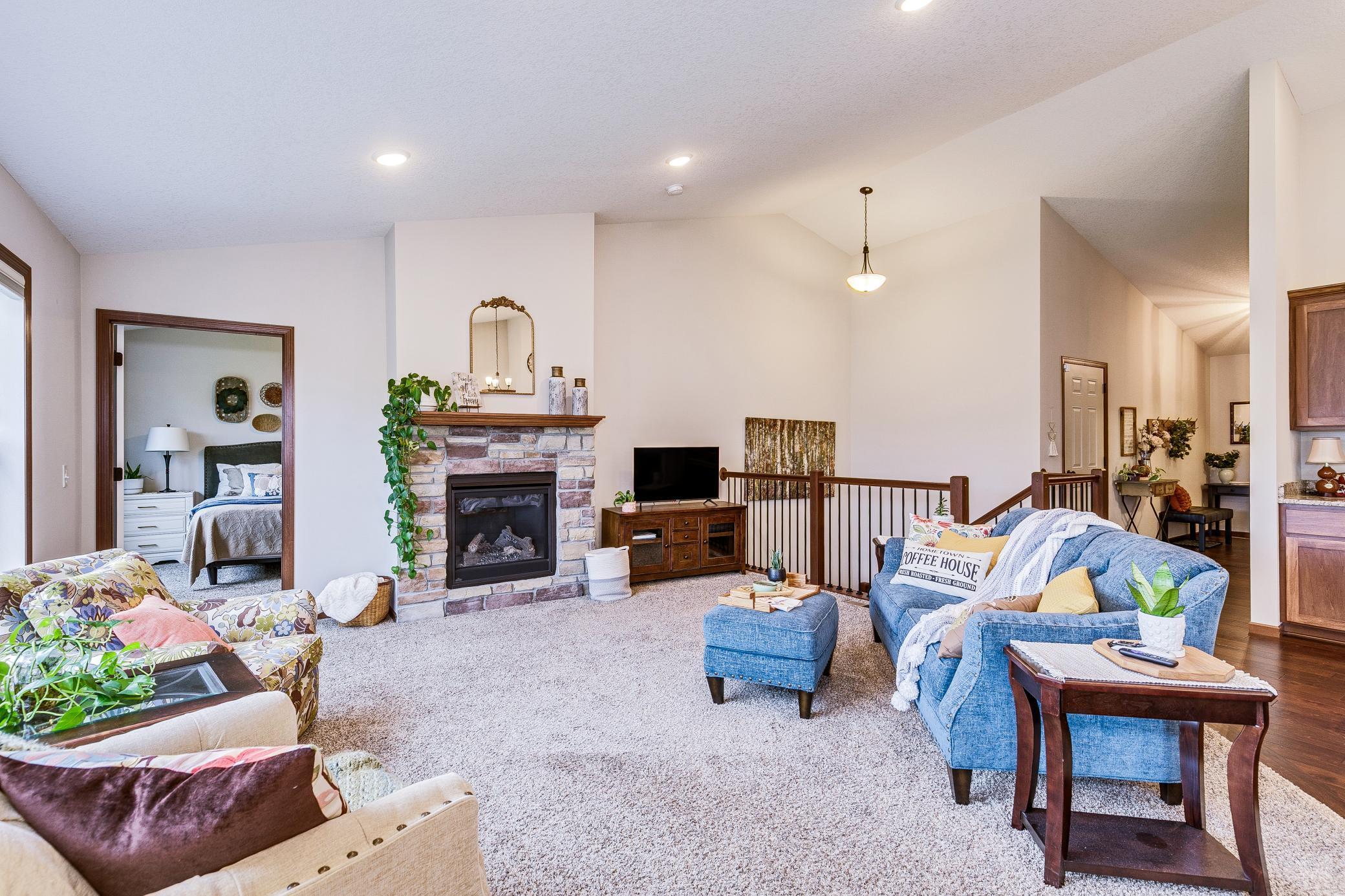 Blaine, Minnesota, 55434, United States, 3 Bedrooms Bedrooms, ,2 BathroomsBathrooms,Residential,For Sale,1933012