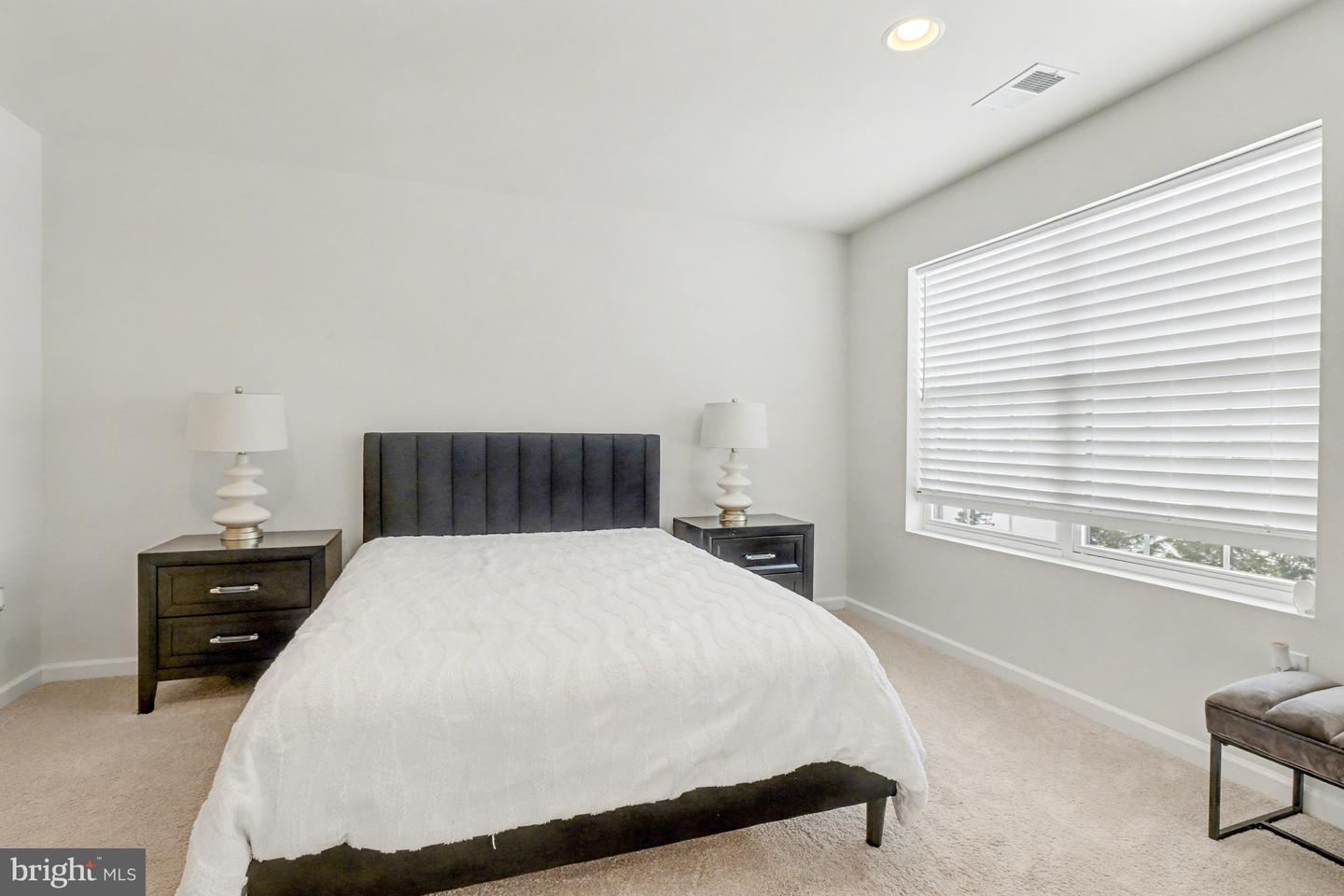 York, Pennsylvania, 17403, United States, 5 Bedrooms Bedrooms, ,6 BathroomsBathrooms,Residential,For Sale,2003251