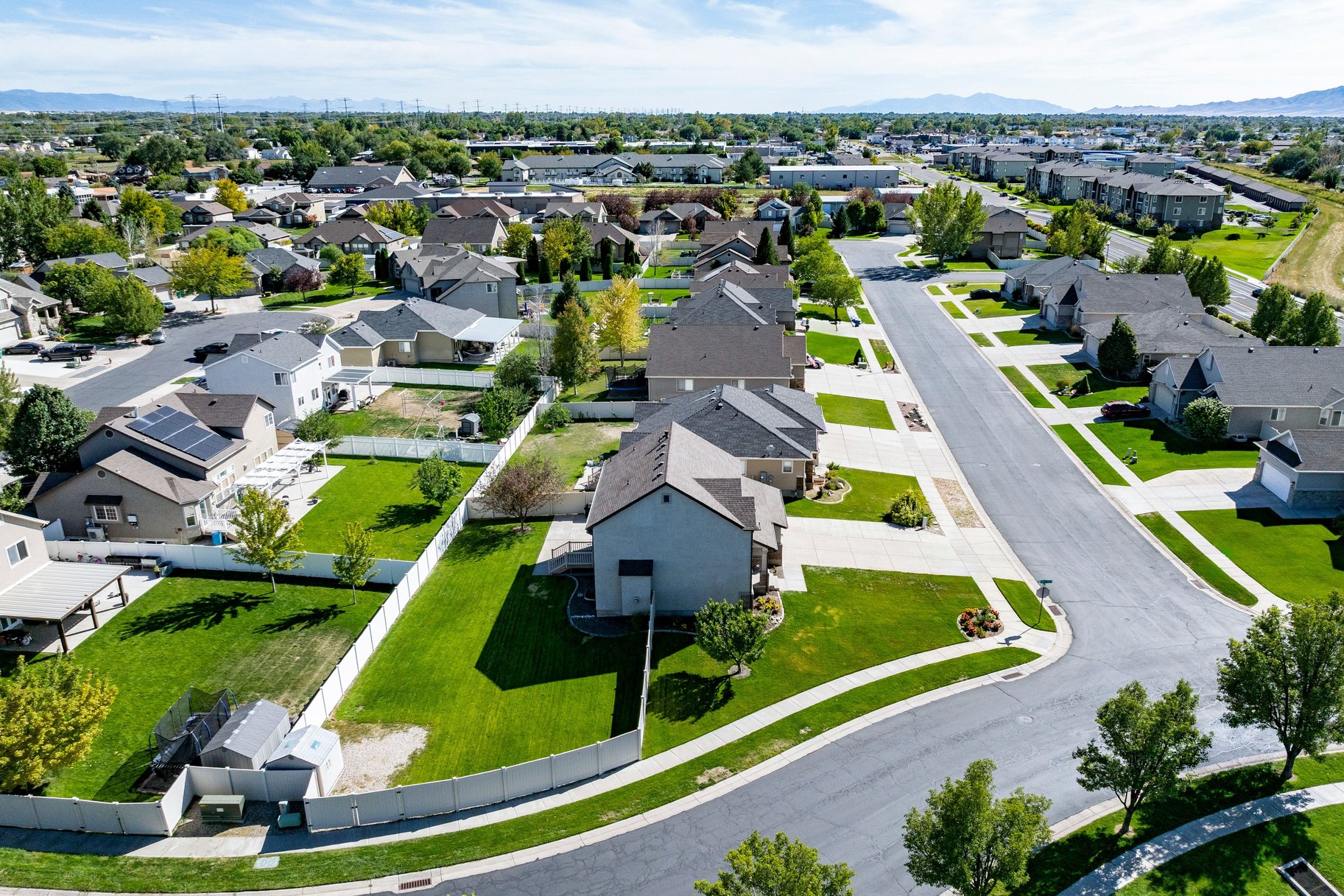  Fantastic Floor Plan in Great West Haven Location - 物件實景