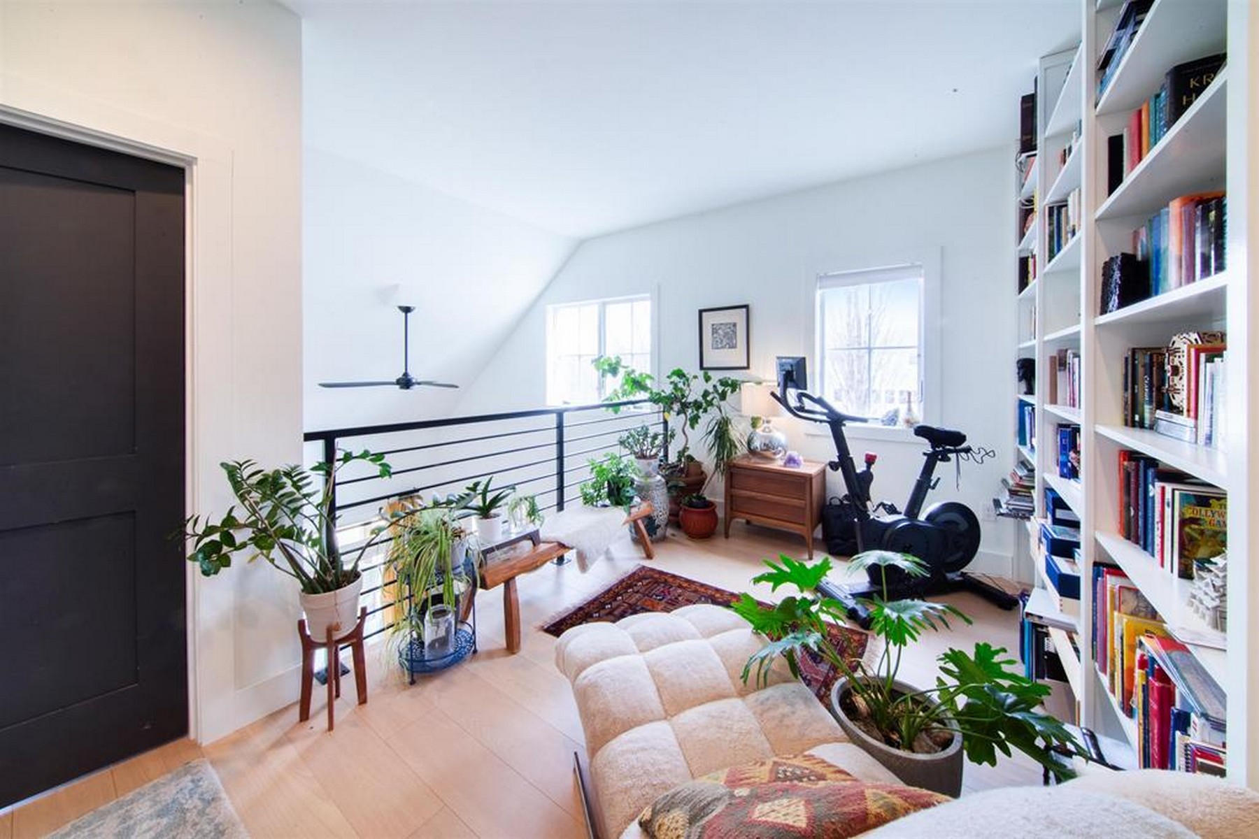  8001 Williston Road - 物件實景