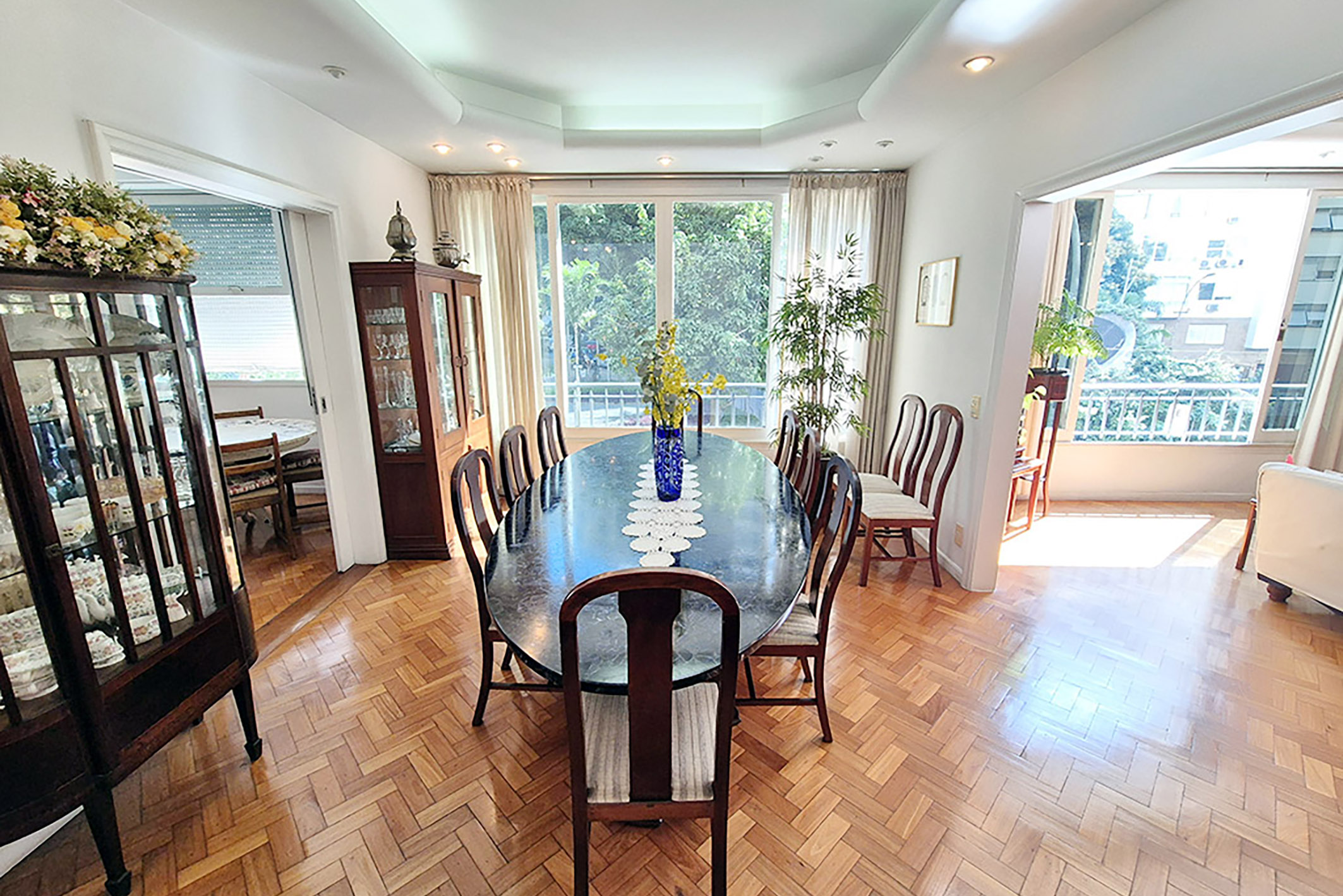  Apartment with a Generous Floor Plan on Praça Eugênio Jardim - 物件實景