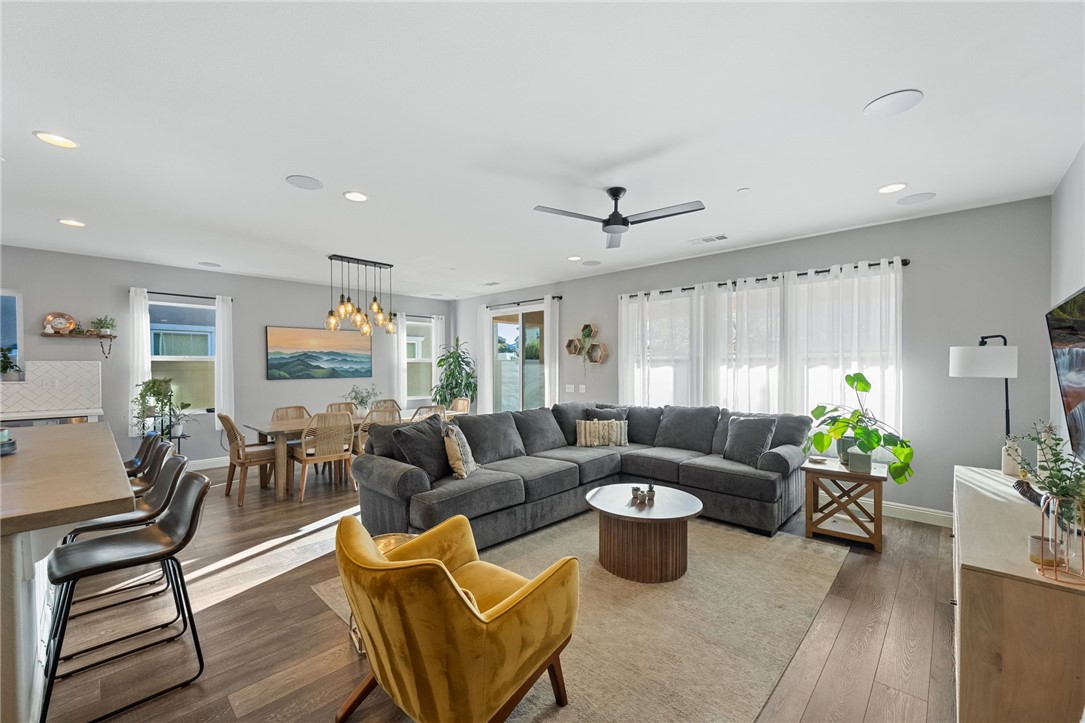 Murrieta, California, 92563, United States, 3 Bedrooms Bedrooms, ,2 BathroomsBathrooms,Residential,For Sale,1987315