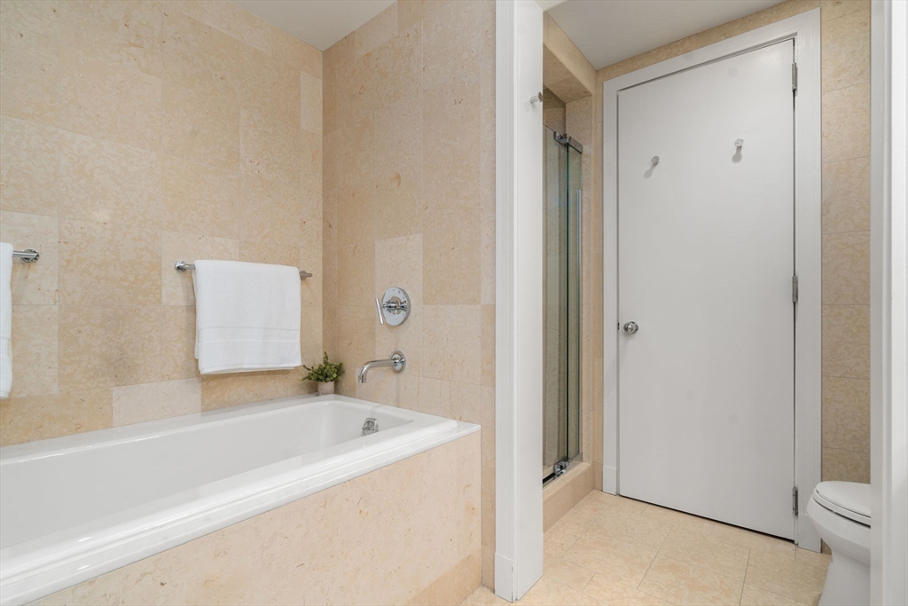 Boston, Massachusetts, 02210, United States, 3 Bedrooms Bedrooms, ,4 BathroomsBathrooms,Residential,For Sale,1821296