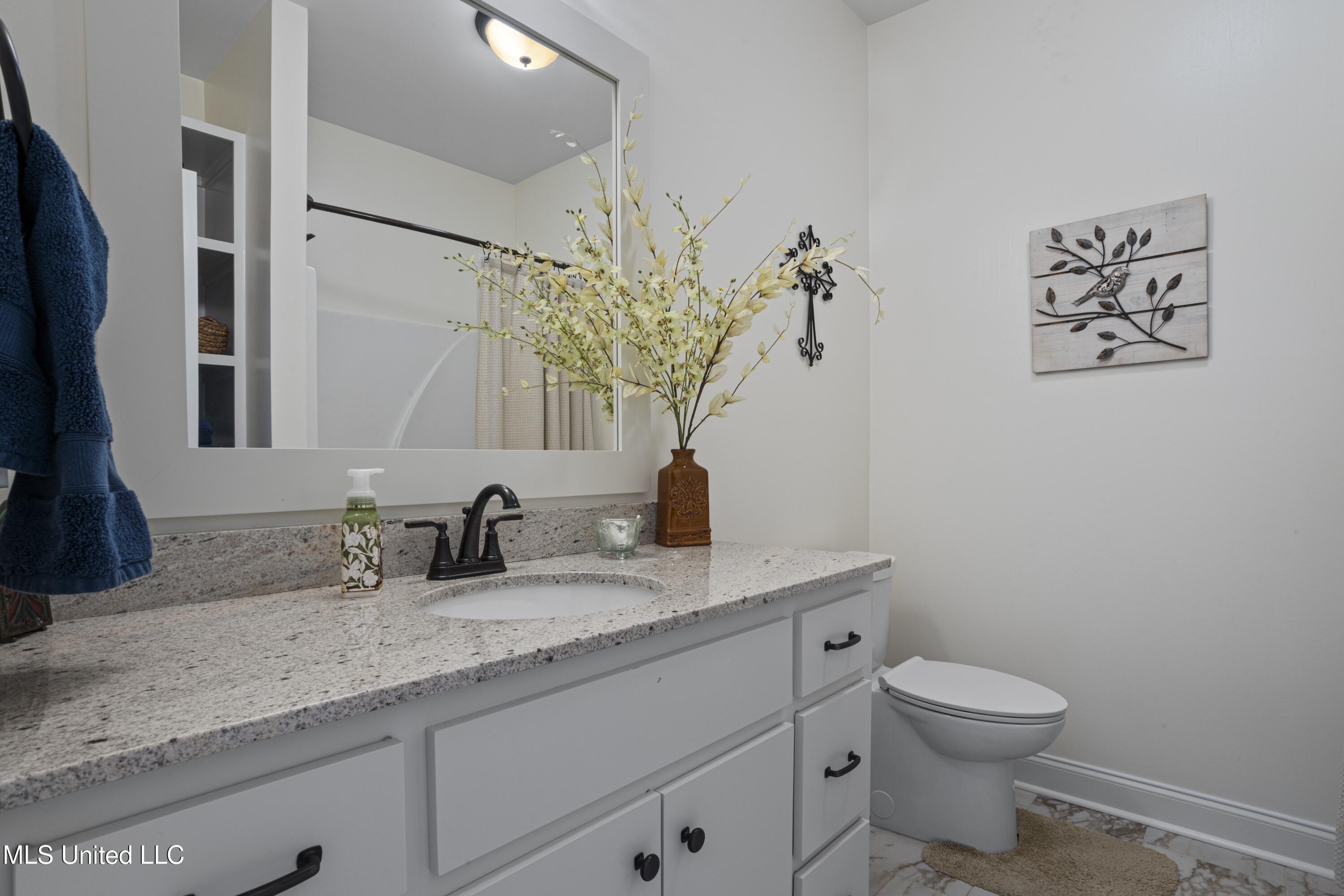 Biloxi, Mississippi, 39532, United States, 3 Bedrooms Bedrooms, ,2 BathroomsBathrooms,Residential,For Sale,1977192