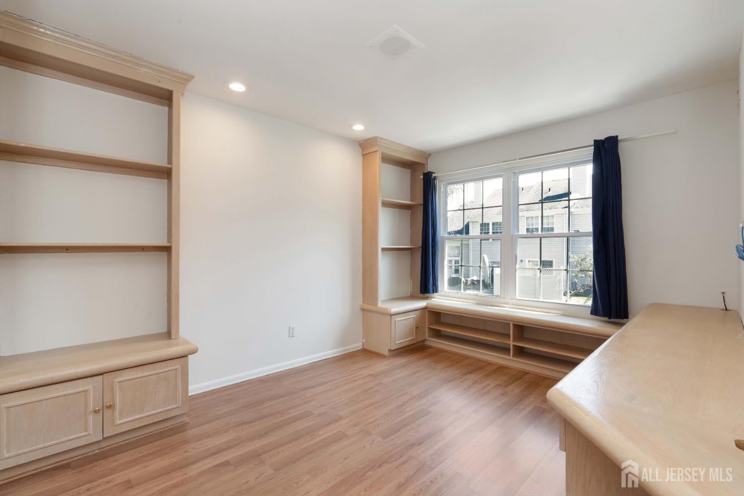 Sayreville, New Jersey, 08872, United States, 3 Bedrooms Bedrooms, ,3 BathroomsBathrooms,Residential,For Sale,1937577