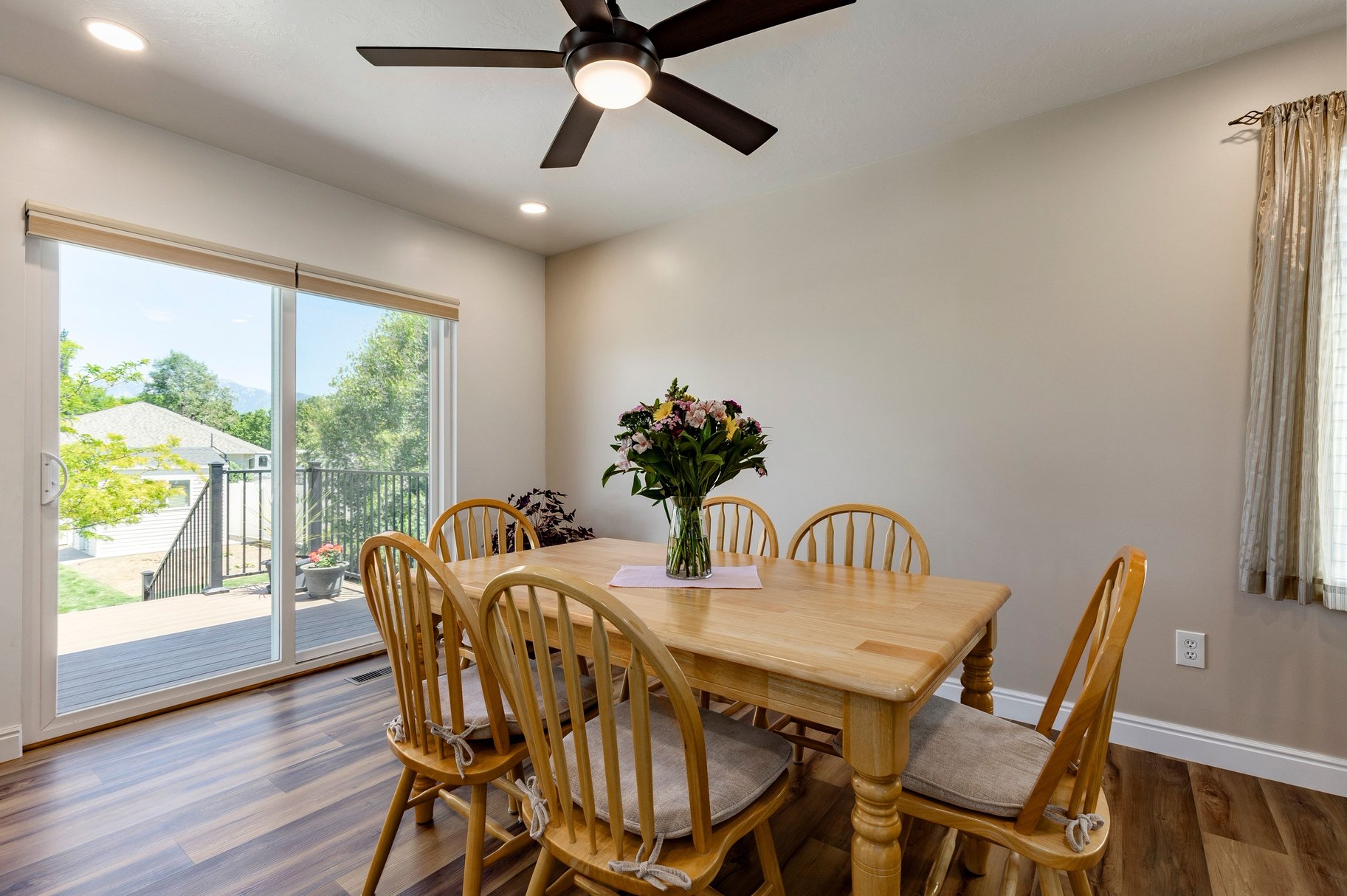  Lovingly Maintained Exceptional Home - 物件實景