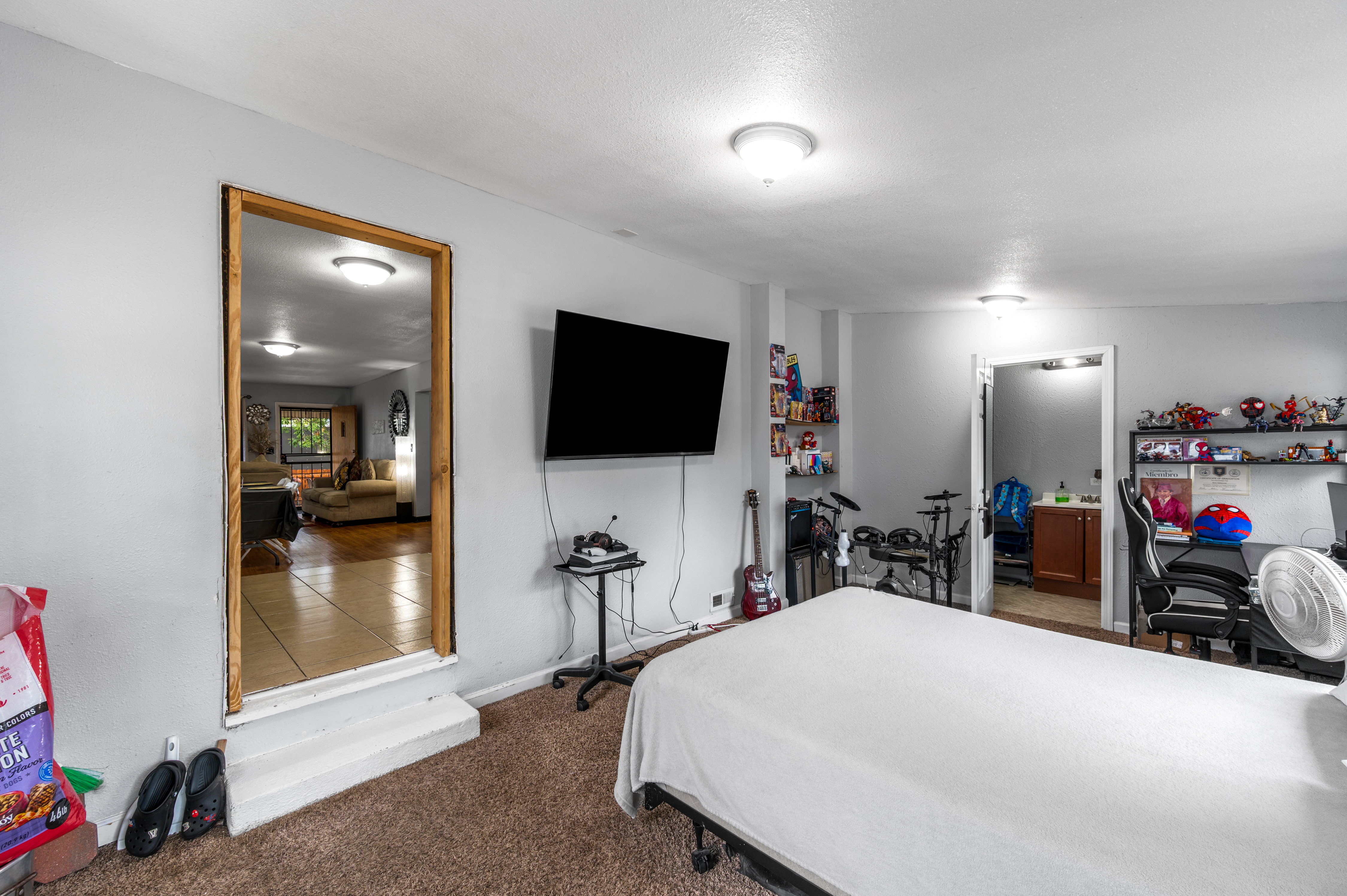  Commerce City Home with Fenced Yard and Plenty of Parking Space - 物件實景