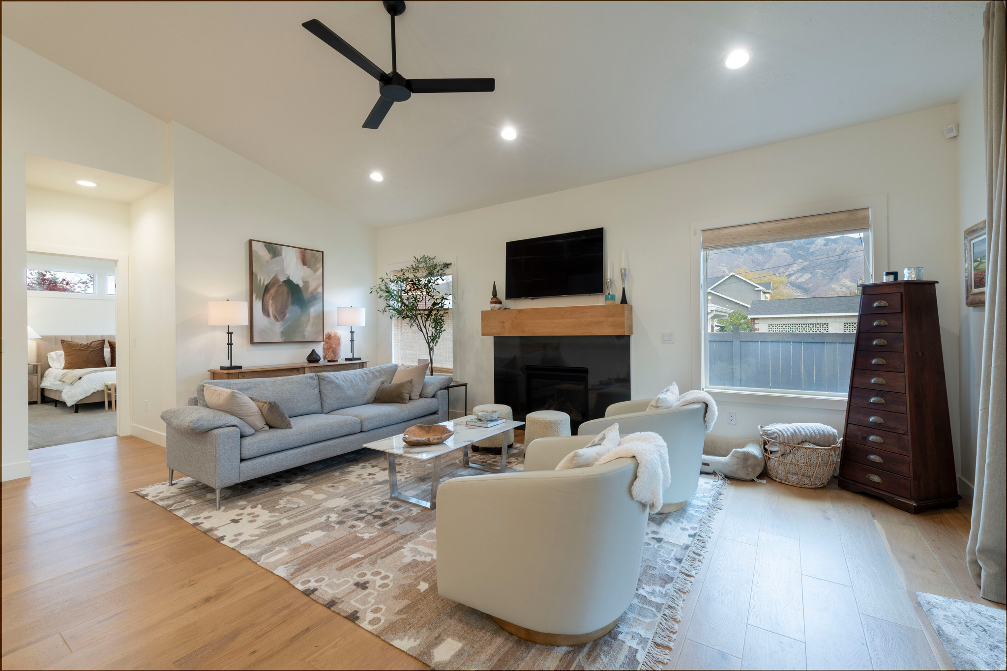 Holladay, Utah, 84117, United States, 4 Bedrooms Bedrooms, ,4 BathroomsBathrooms,Residential,For Sale,1991877