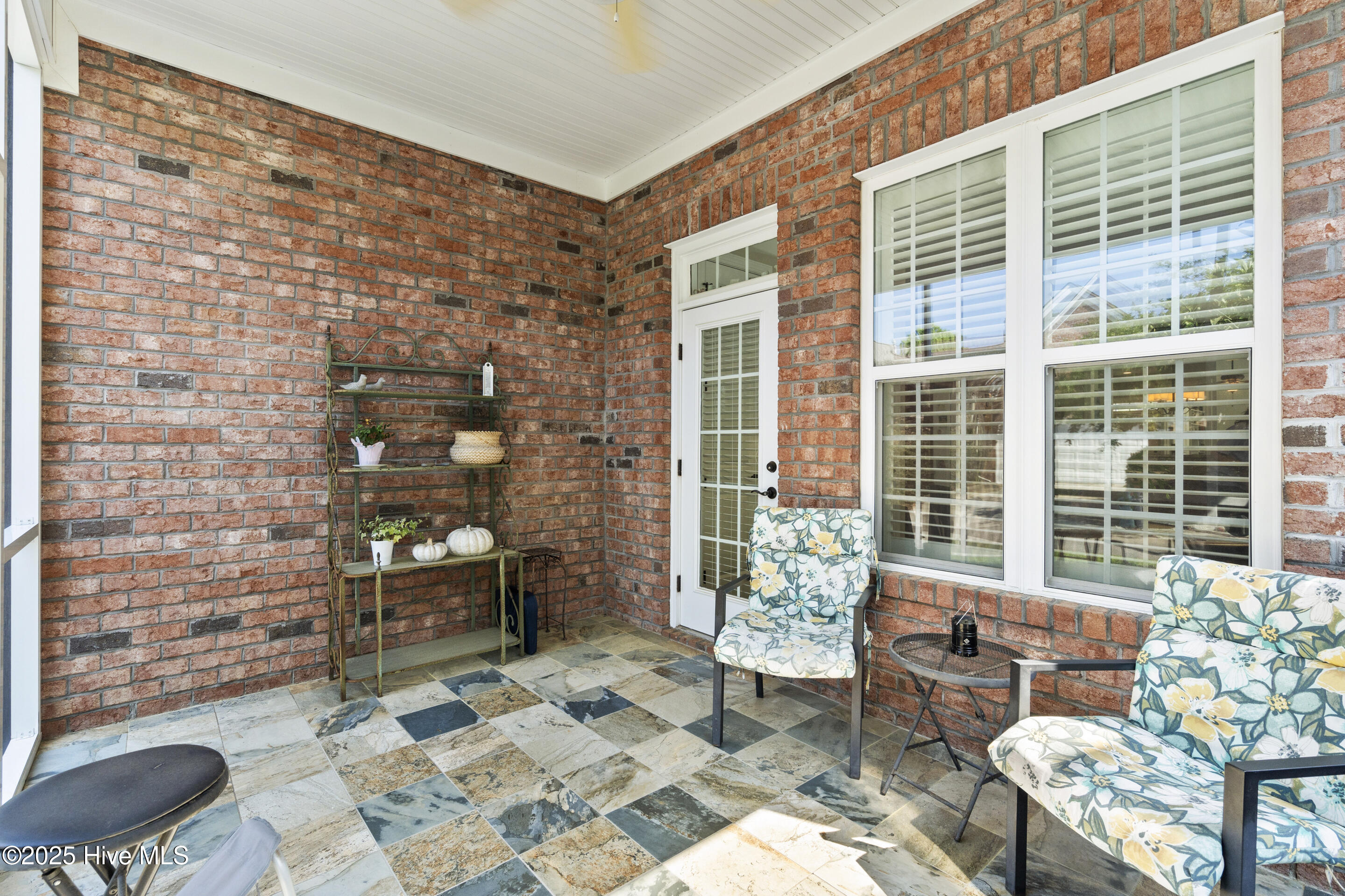 Wilmington, North Carolina, 28403, United States, 4 Bedrooms Bedrooms, ,3 BathroomsBathrooms,Residential,For Sale,1849696