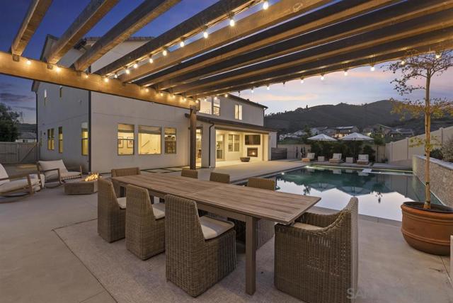 Escondido, California, 92029, United States, 5 Bedrooms Bedrooms, ,5 BathroomsBathrooms,Residential,For Sale,2029971