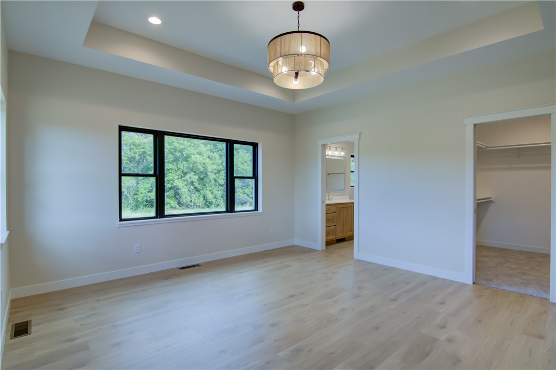 Eau Claire, Wisconsin, 54701, United States, 3 Bedrooms Bedrooms, ,2 BathroomsBathrooms,Residential,For Sale,1984514