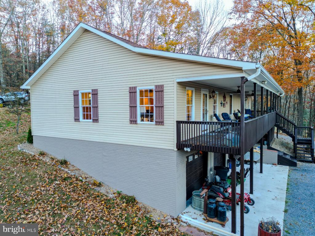 Paw Paw, West Virginia, 25434, United States, 3 Bedrooms Bedrooms, ,3 BathroomsBathrooms,Residential,For Sale,1989238