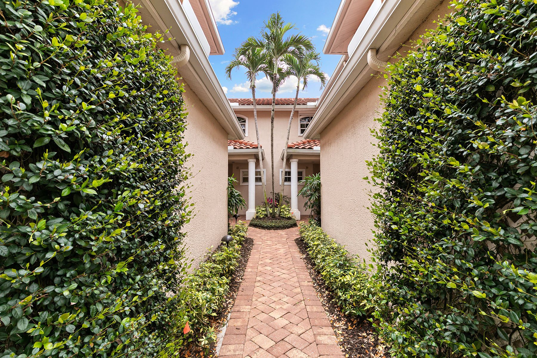  PELICAN BAY - COVINGTON ROW - 物件實景