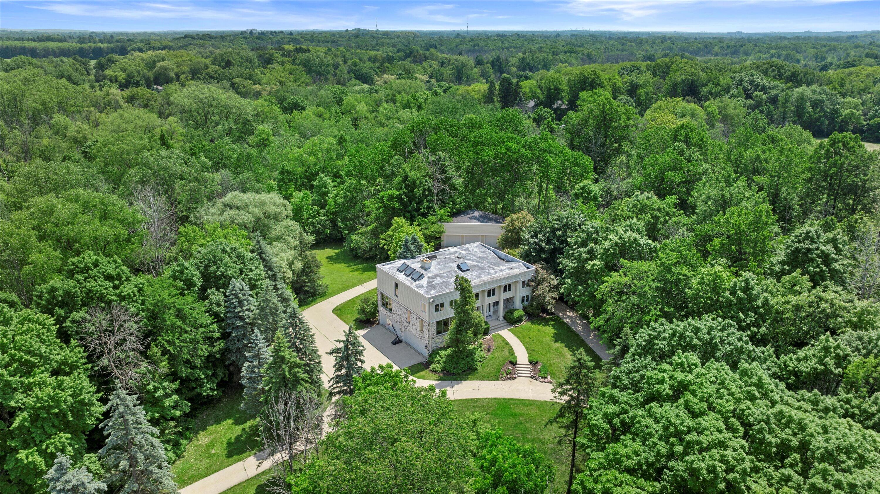 Lisbon, Wisconsin, 53089, United States, 4 Bedrooms Bedrooms, ,5 BathroomsBathrooms,Residential,For Sale,1868566