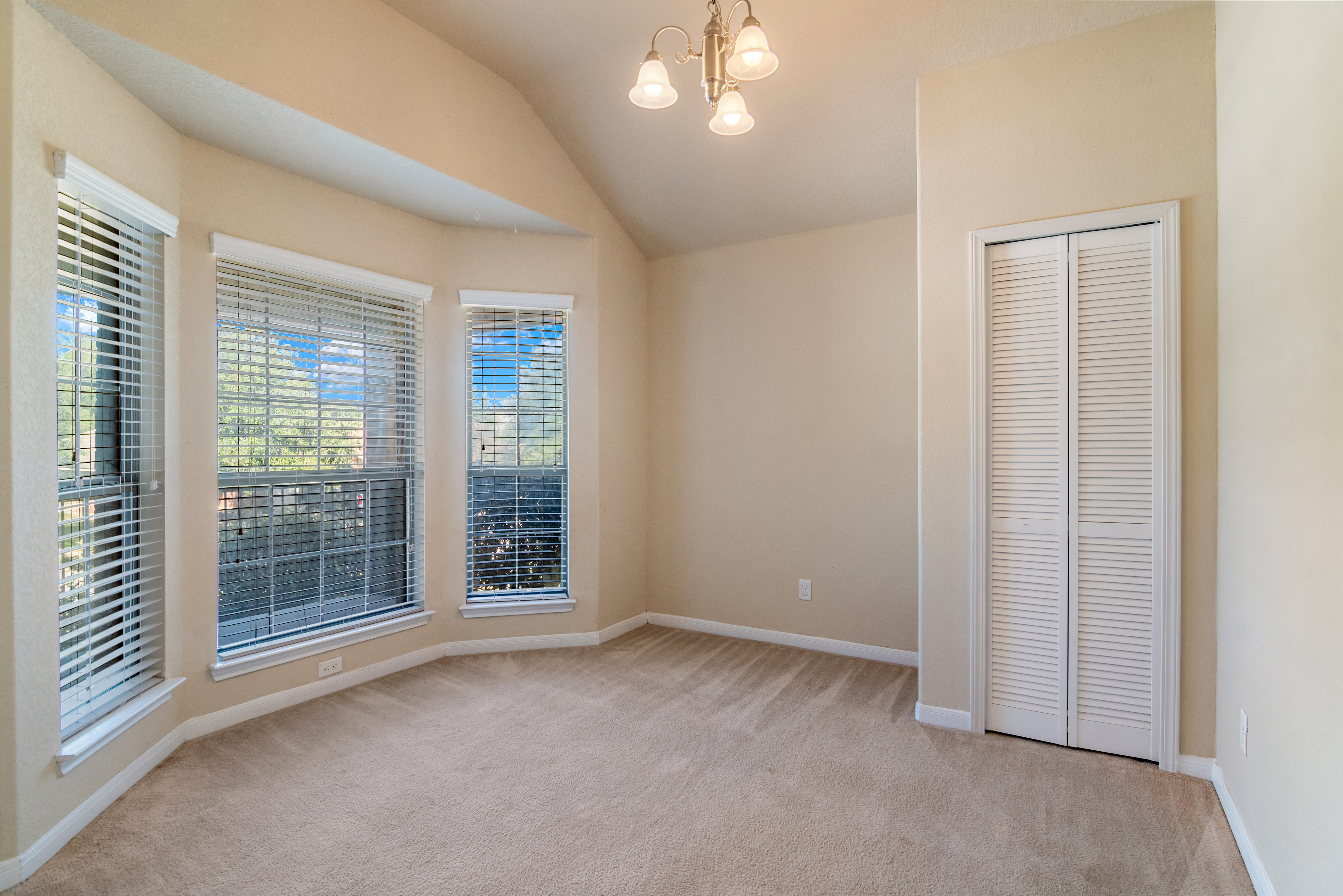  Move-In Ready 4-Bedroom Home - 物件實景
