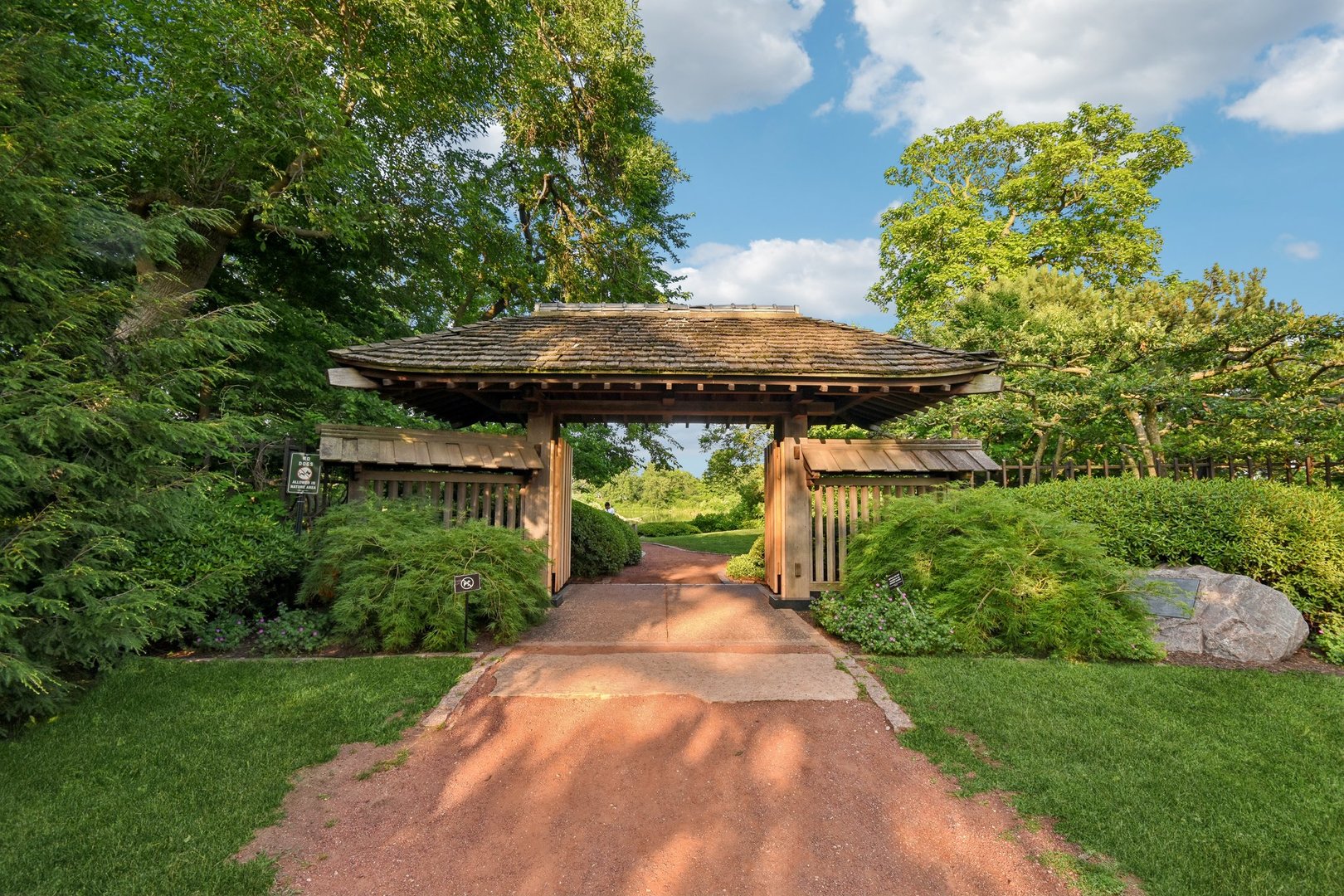 Chicago, Illinois, 60637, United States, 4 Bedrooms Bedrooms, ,4 BathroomsBathrooms,Residential,For Sale,2001250