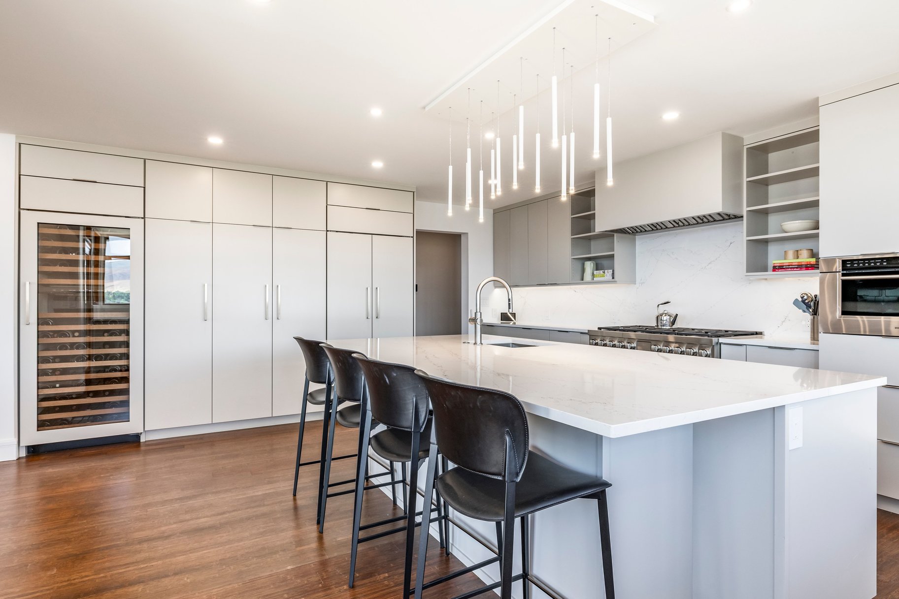  Stunning Contemporary Home with Commanding Views - 物件實景