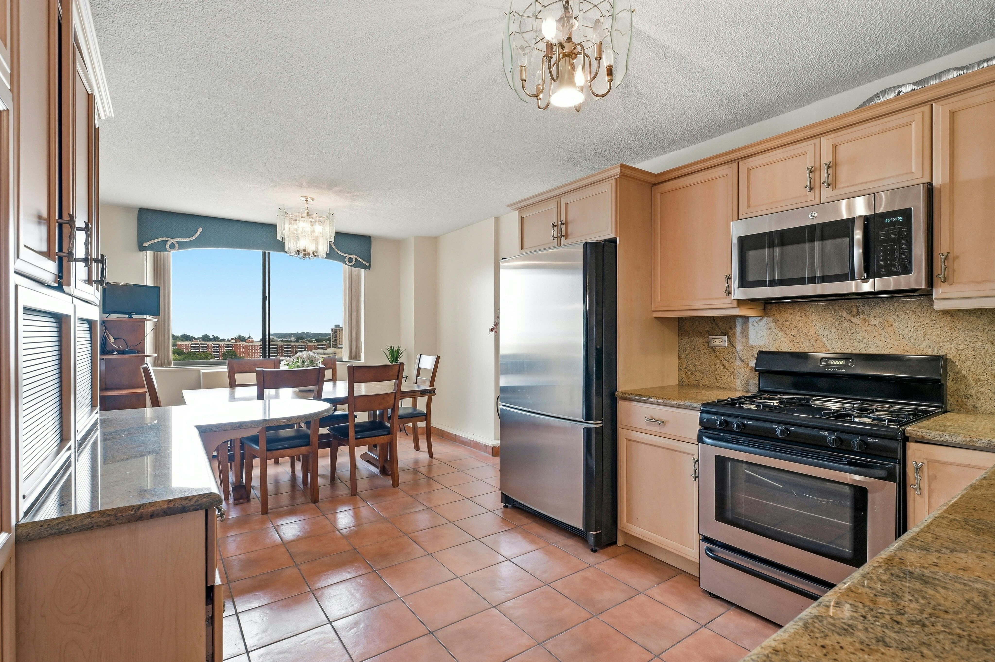  2 Bay Club Drive, Bayside, NY 11360 - 物件實景