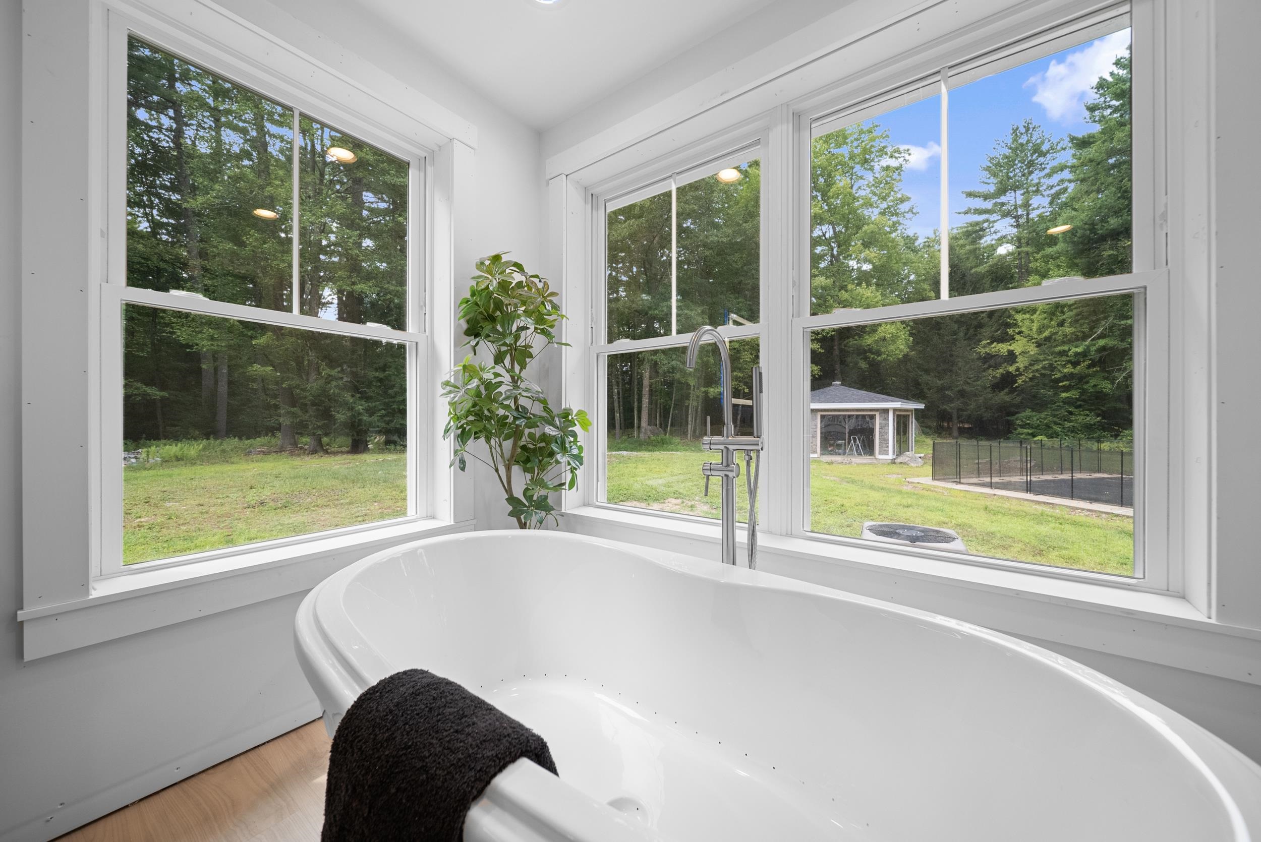 Merrimack, New Hampshire, 03054, United States, 3 Bedrooms Bedrooms, ,Residential,For Sale,1911681