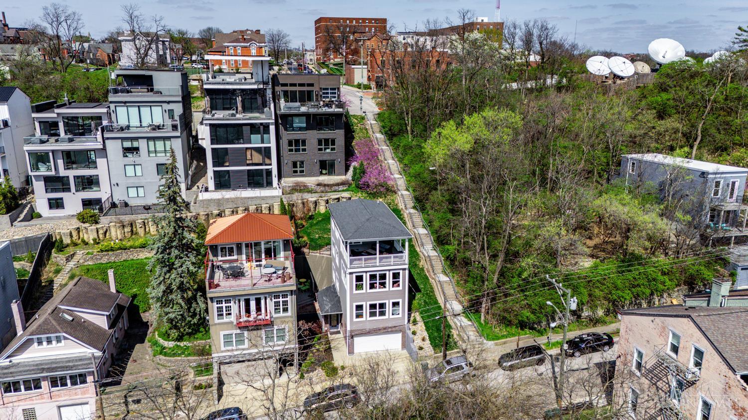 Cincinnati, Ohio, 45202, United States, 3 Bedrooms Bedrooms, ,4 BathroomsBathrooms,Residential,For Sale,1968931