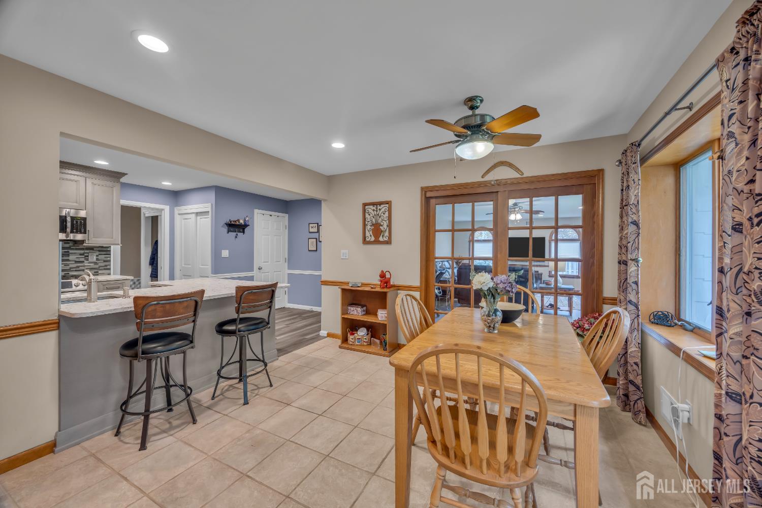 Edison, New Jersey, 08820, United States, 3 Bedrooms Bedrooms, ,2 BathroomsBathrooms,Residential,For Sale,1989177