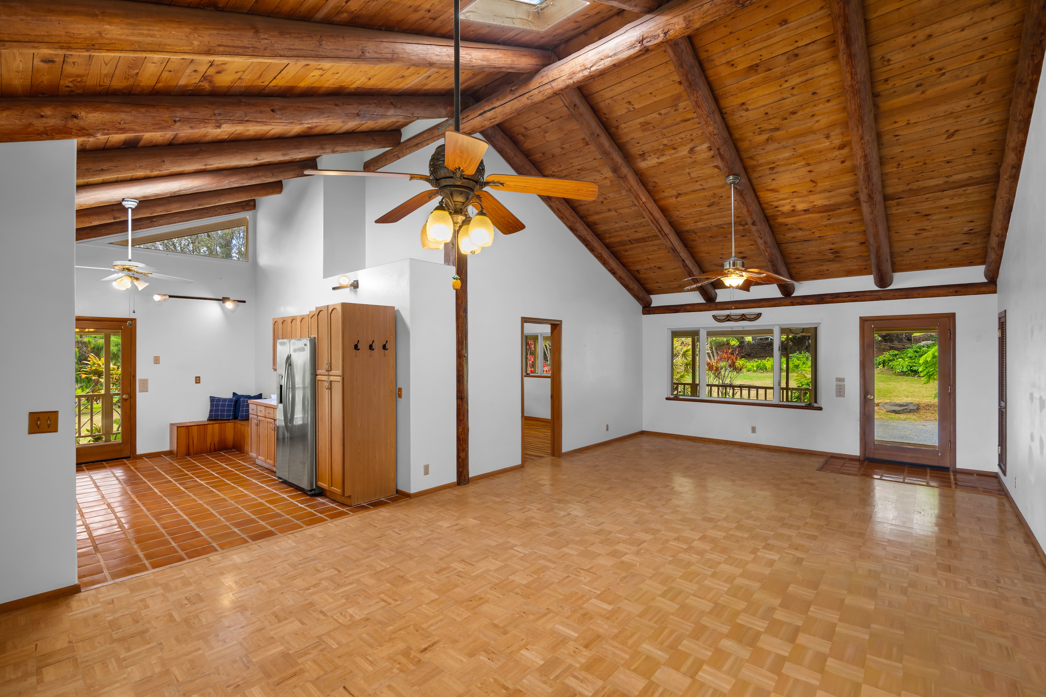  Single-level home on 2.5 fully fenced and gated acres - 物件實景