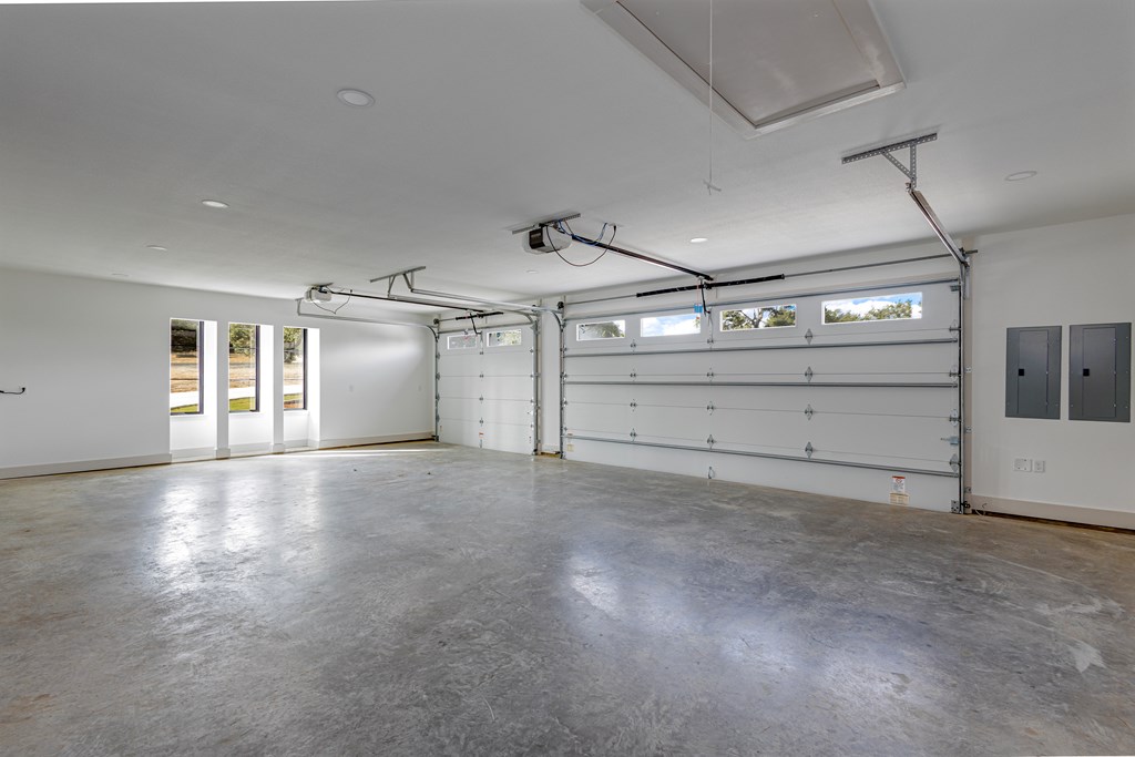 204 Beverly Hills Lane, Kerrville, Texas, 78028, United States, 4 Bedrooms Bedrooms, ,3 BathroomsBathrooms,Residential,For Sale,204 Beverly Hills Lane,1645289