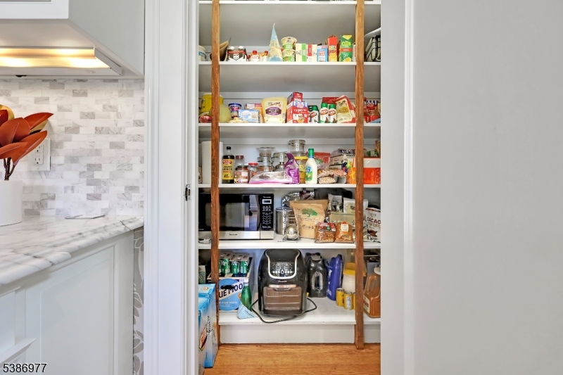 Montclair Twp., New Jersey, 07042, United States, 6 Bedrooms Bedrooms, ,6 BathroomsBathrooms,Residential,For Sale,1993497