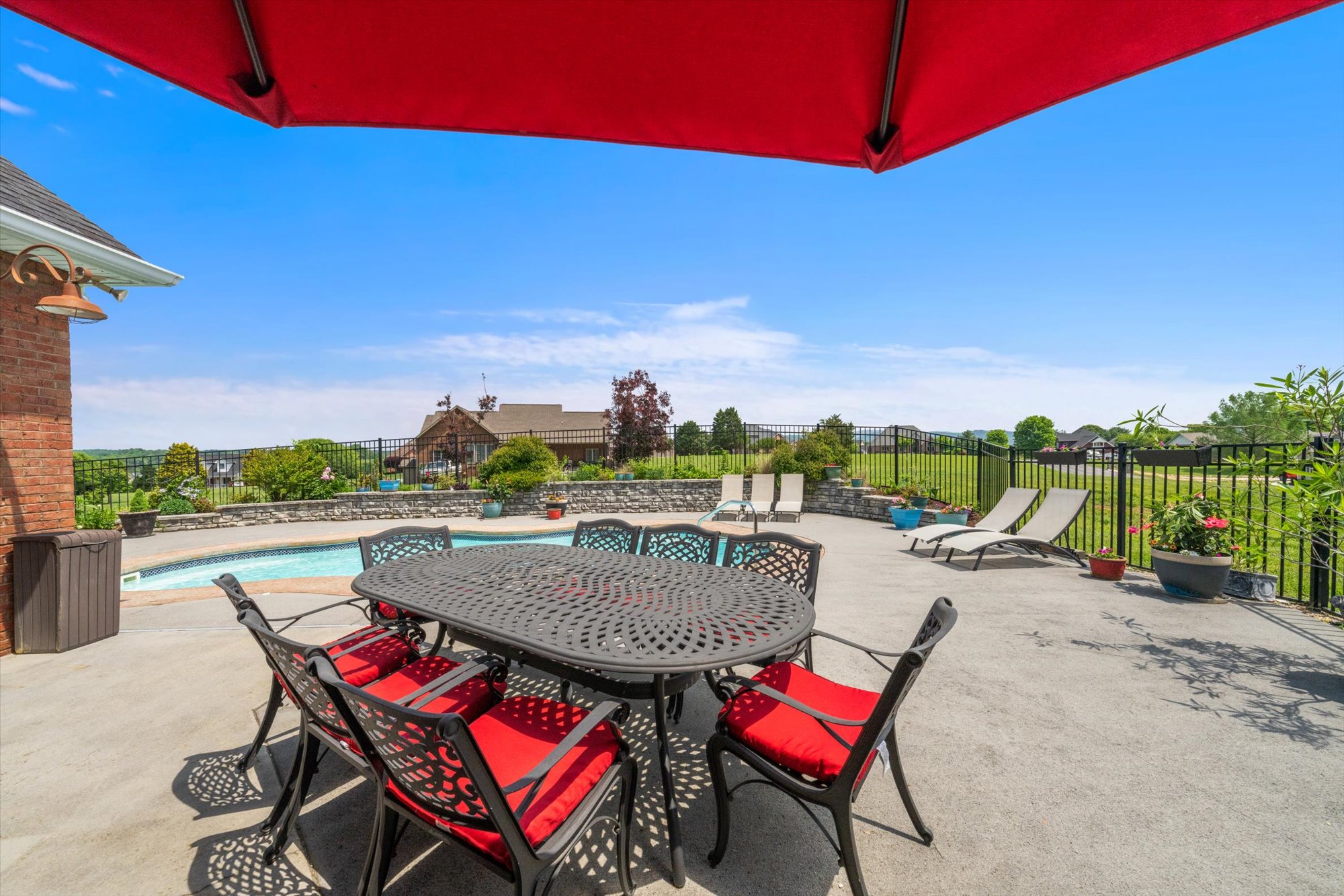 Sevierville, Tennessee, 37876-5201, United States, 3 Bedrooms Bedrooms, ,4 BathroomsBathrooms,Residential,For Sale,1810595