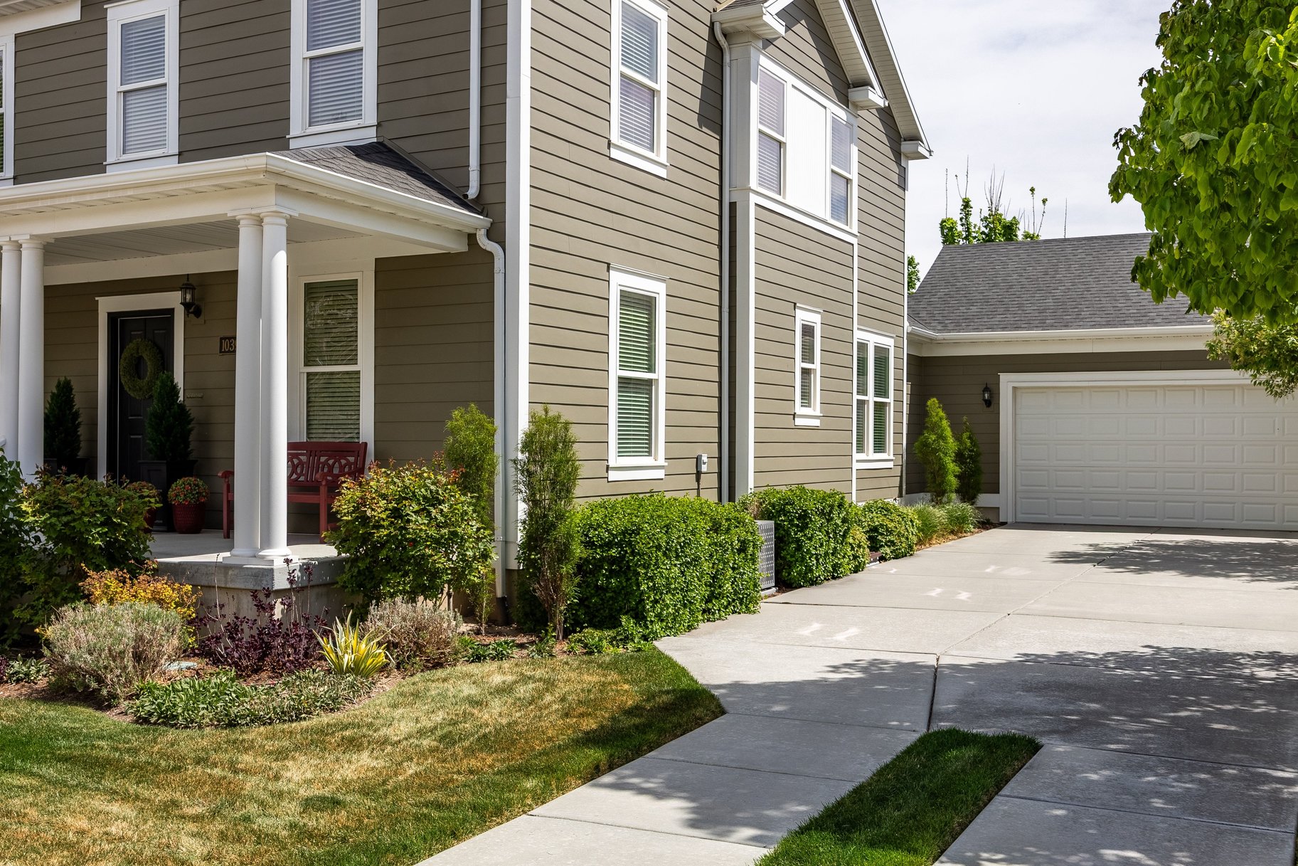  Rare North Shore Gem on One of Daybreak