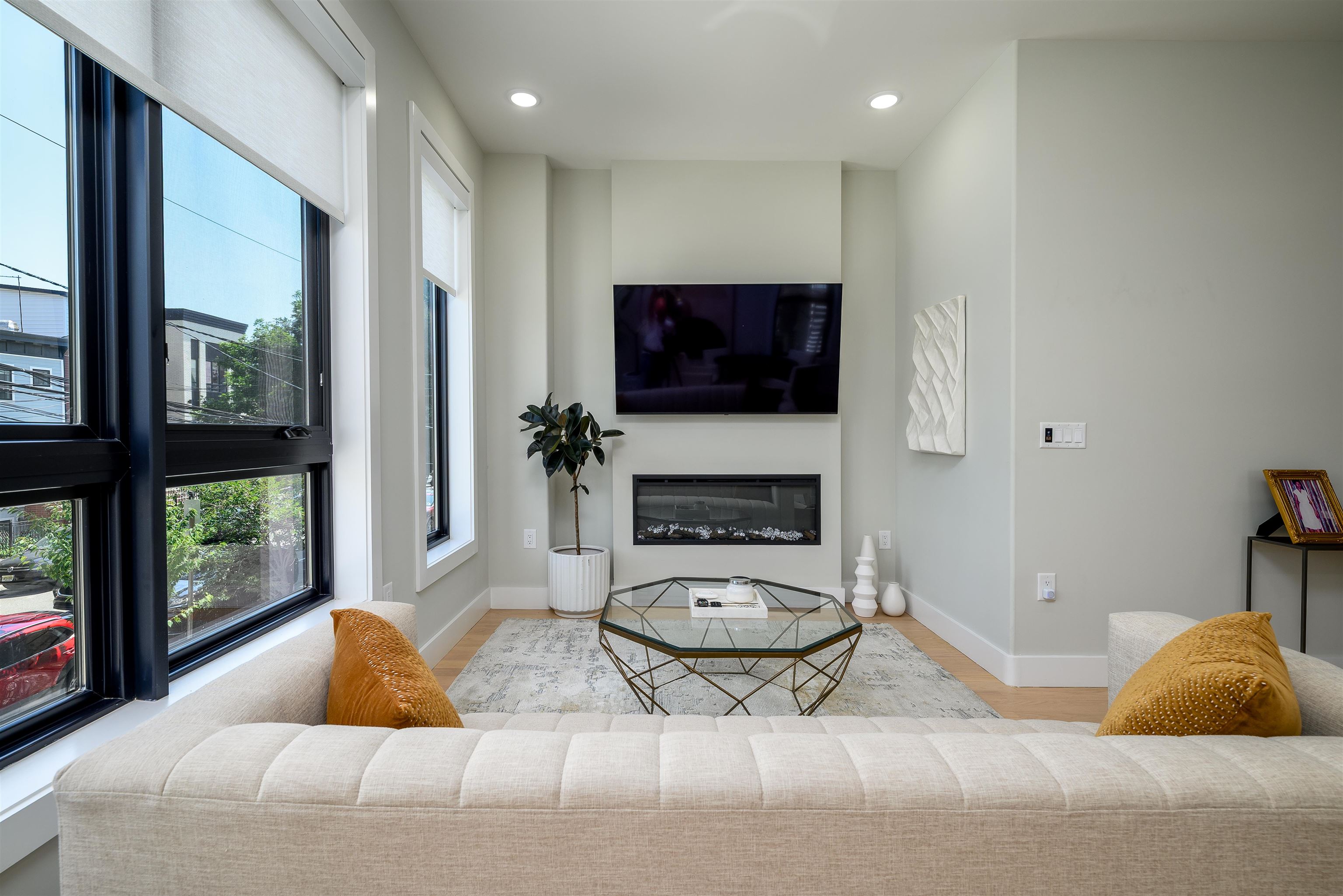 Jersey City, New Jersey, 07307, United States, 3 Bedrooms Bedrooms, ,3 BathroomsBathrooms,Residential,For Sale,1901105