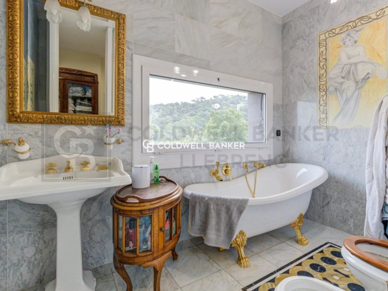 Barcelona, Barcelona, Sarri? - Sant Gervasi, Vallv, Barcelona, Catalonia, ES, 6 Bedrooms Bedrooms, ,4 BathroomsBathrooms,Residential,For Sale,Barcelona, Barcelona, Sarri? - Sant Gervasi, Vallv,1448658