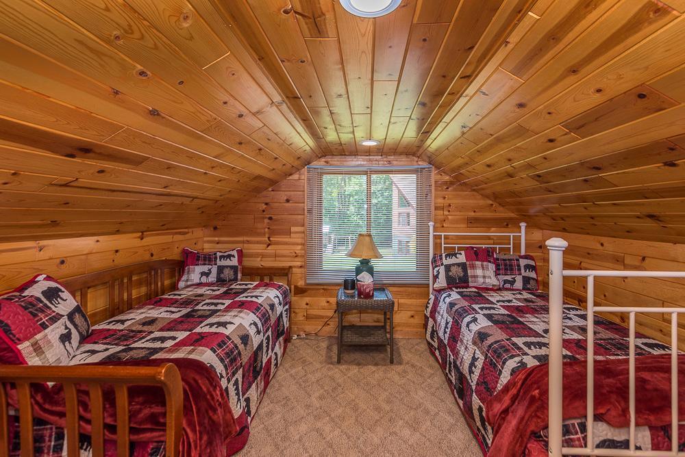 Cuyuna, Minnesota, 56444, United States, 5 Bedrooms Bedrooms, ,2 BathroomsBathrooms,Residential,For Sale,1882356