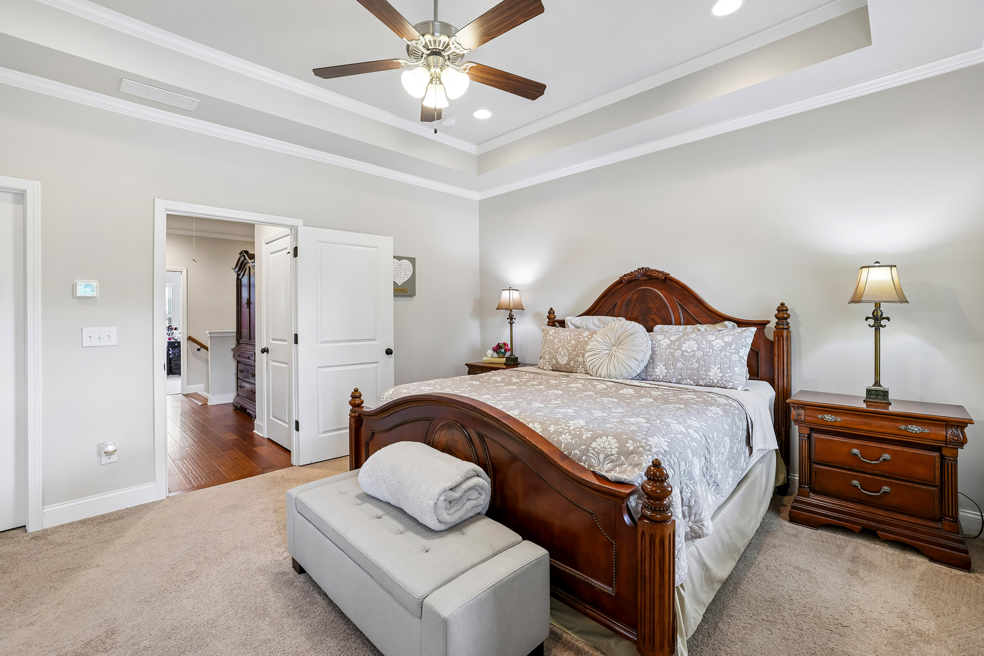  Modern Elegance in Beautifully Designed Townhome - 物件實景