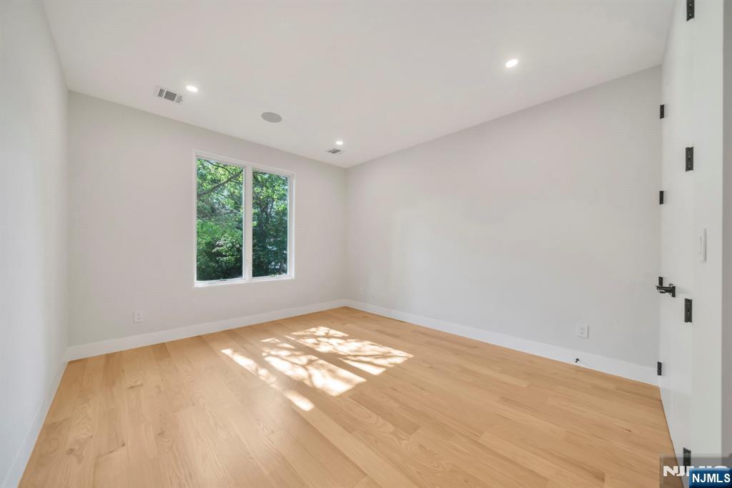 Tenafly, New Jersey, 07670, United States, 6 Bedrooms Bedrooms, ,6 BathroomsBathrooms,Residential,For Sale,1906714