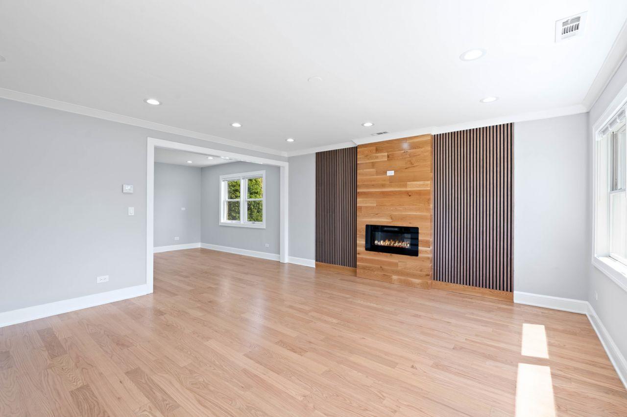 Des Plaines, Illinois, 60016, United States, 4 Bedrooms Bedrooms, ,2 BathroomsBathrooms,Residential,For Sale,1826836