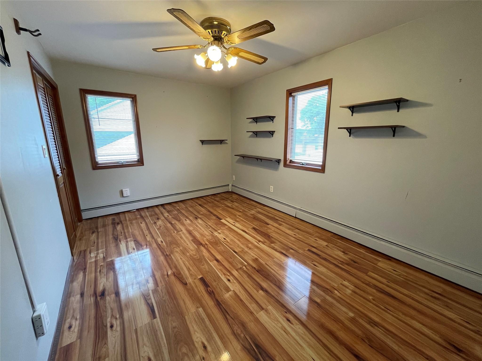 West Islip, New York, 11795, United States, 4 Bedrooms Bedrooms, ,3 BathroomsBathrooms,Residential,For Sale,1869198