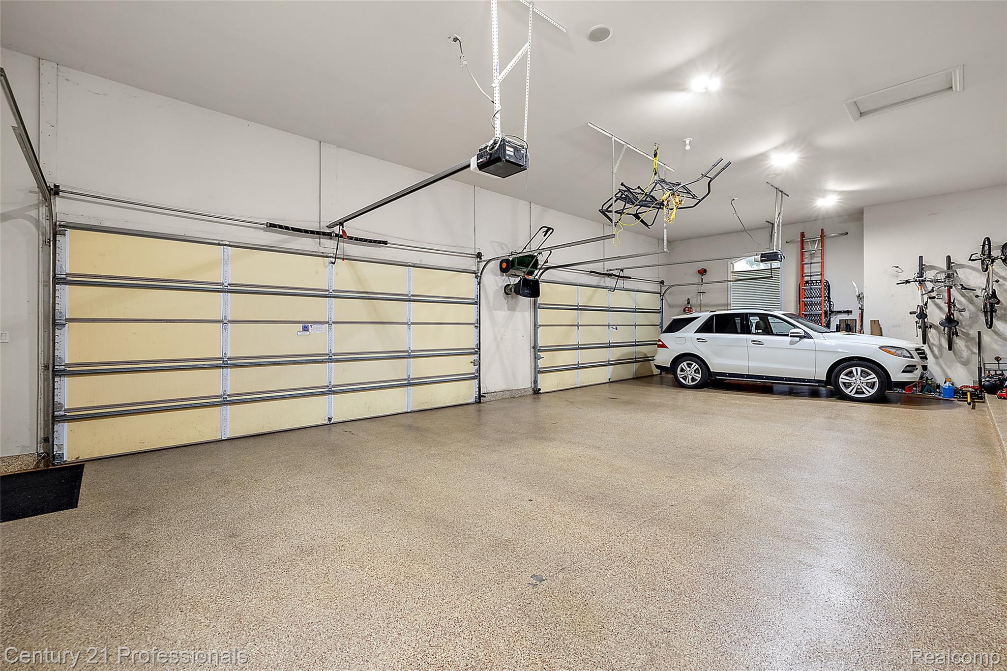 Oxford, Michigan, 48371, United States, 4 Bedrooms Bedrooms, ,4 BathroomsBathrooms,Residential,For Sale,1978317