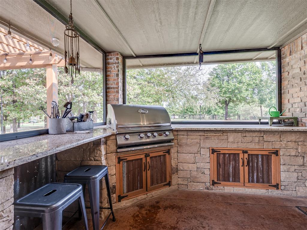 Jones, Oklahoma, 73049, United States, 4 Bedrooms Bedrooms, ,5 BathroomsBathrooms,Residential,For Sale,1987099