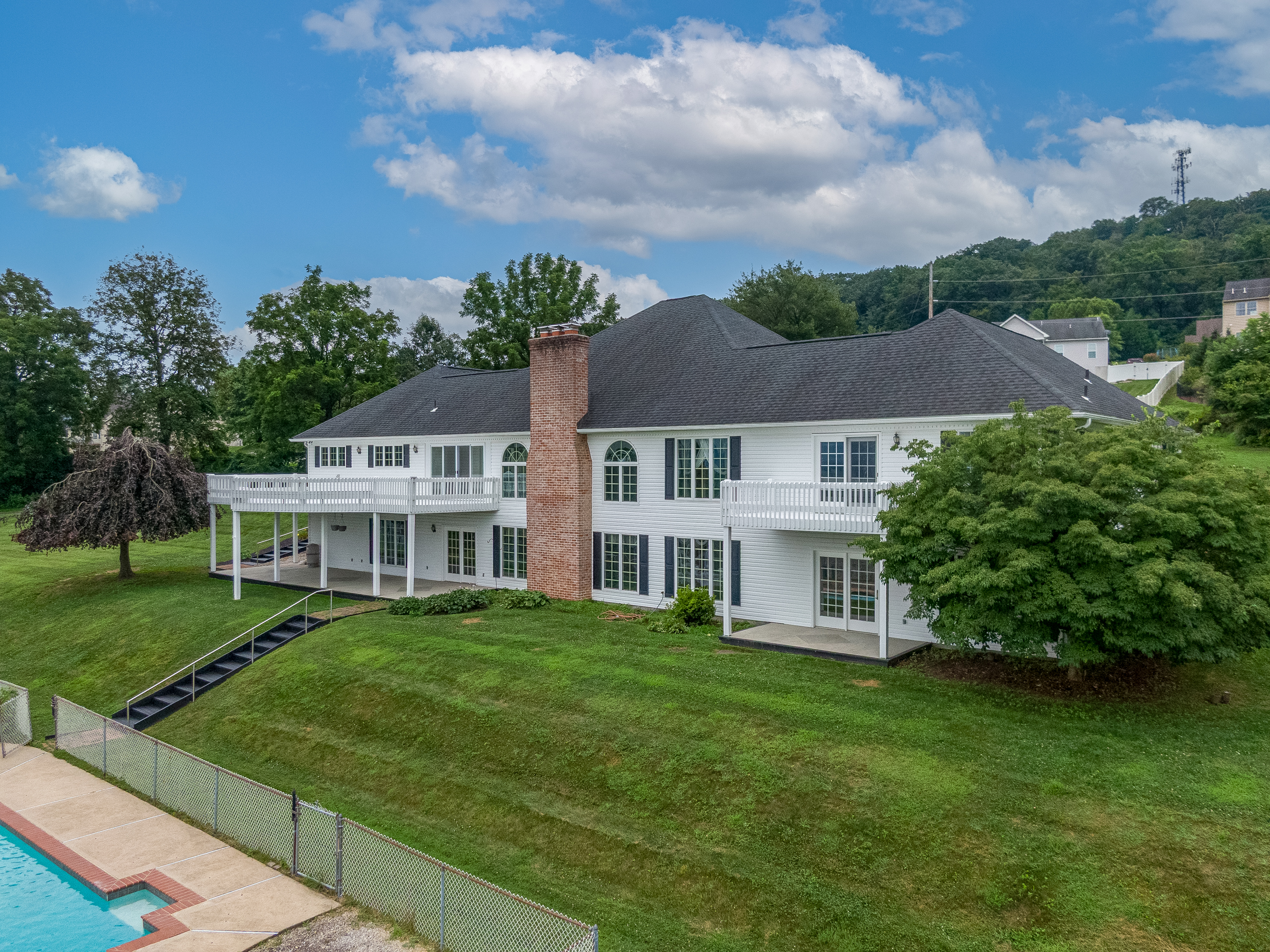 Sinking Spring, Pennsylvania, 19608, United States, 5 Bedrooms Bedrooms, ,5 BathroomsBathrooms,Residential,For Sale,1900747