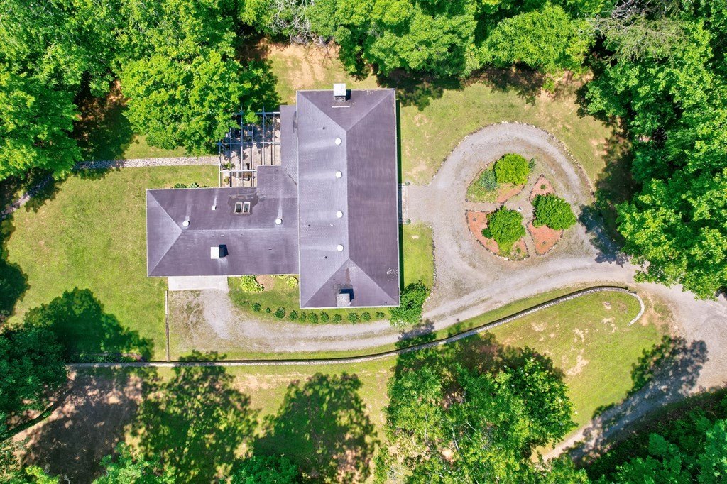 Hiawassee, Georgia, 30546, United States, 3 Bedrooms Bedrooms, ,4 BathroomsBathrooms,Residential,For Sale,1981335