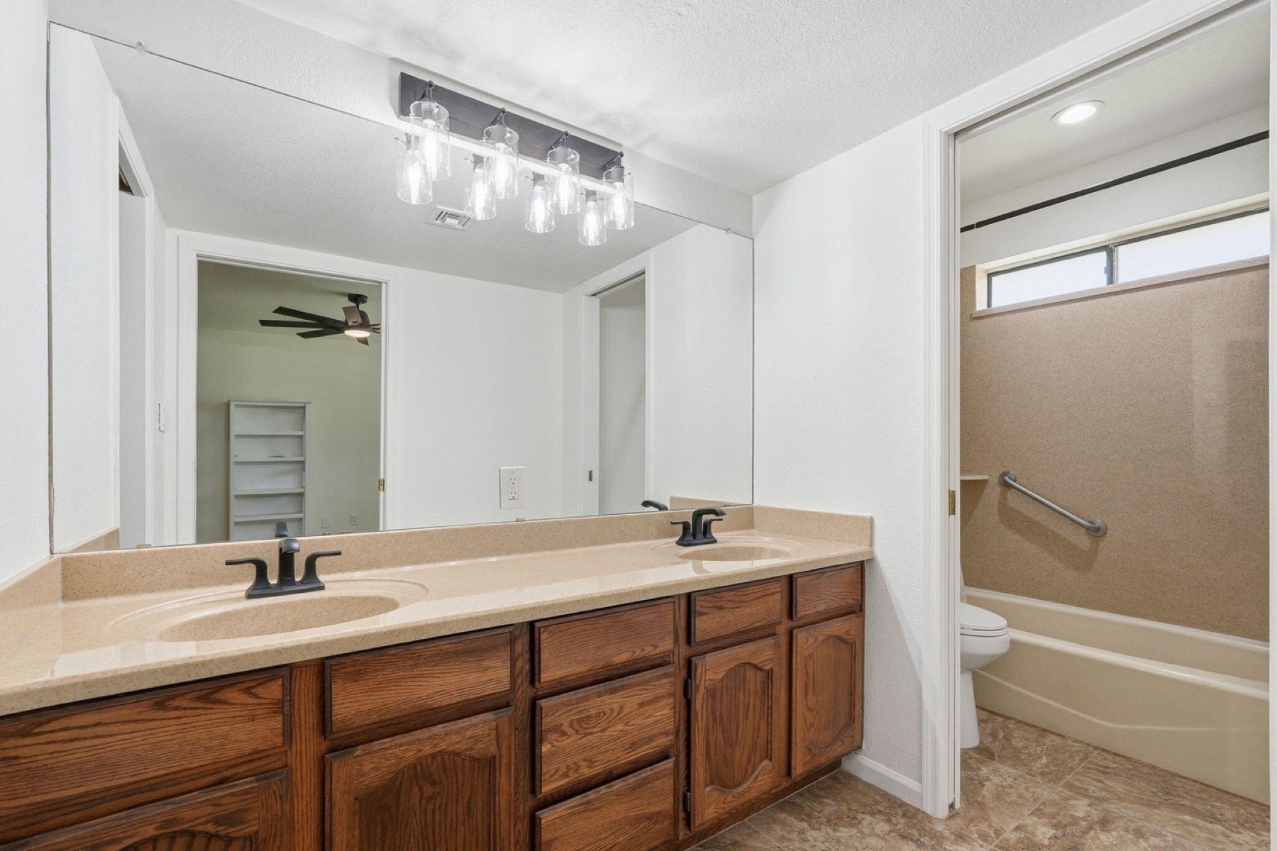  646 E Leah Lane¦Gilbert, AZ - 物件實景