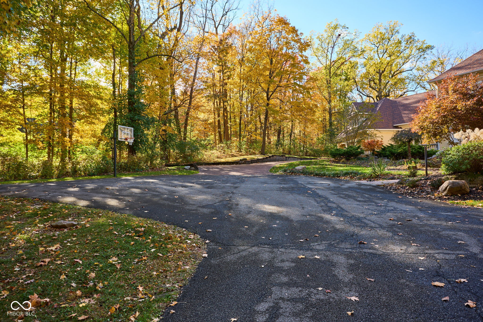 Indianapolis, Indiana, 46226, United States, 6 Bedrooms Bedrooms, ,7 BathroomsBathrooms,Residential,For Sale,1998001