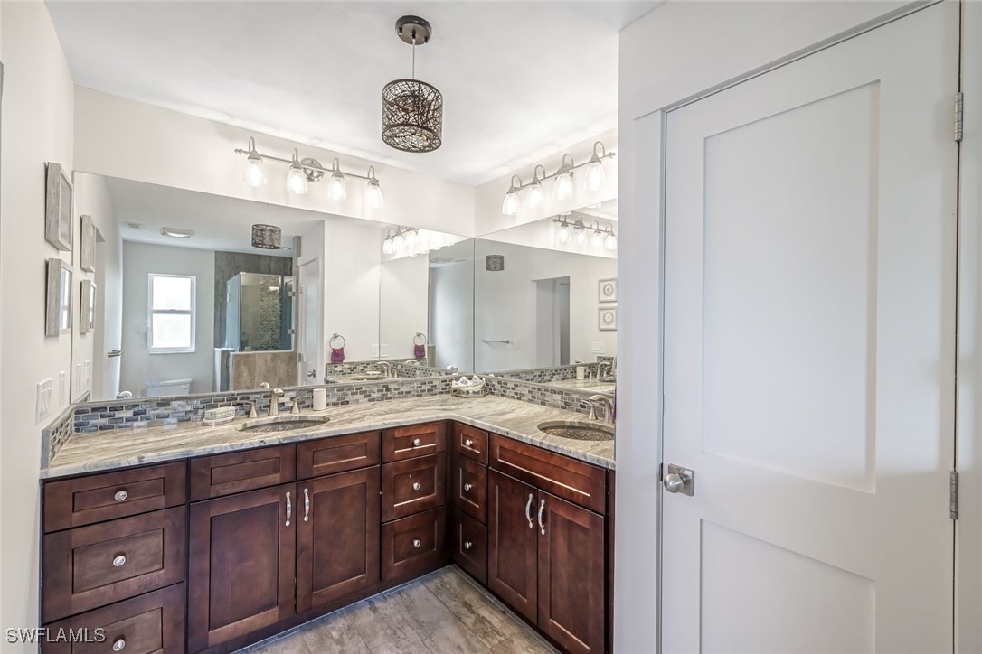 Cape Coral, Florida, 33914, United States, 5 Bedrooms Bedrooms, ,4 BathroomsBathrooms,Residential,For Sale,1980766