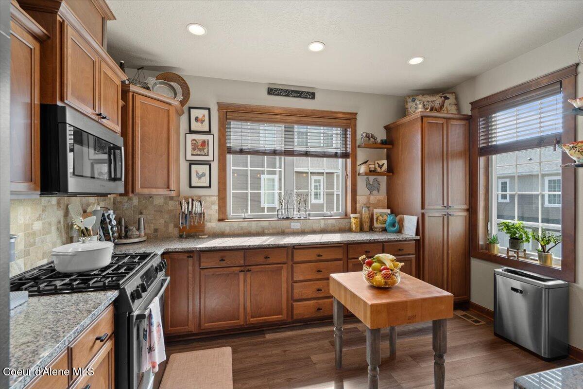 Coeur D'alene, Idaho, 83814, United States, 2 Bedrooms Bedrooms, ,1 BathroomBathrooms,Residential,For Sale,1761897