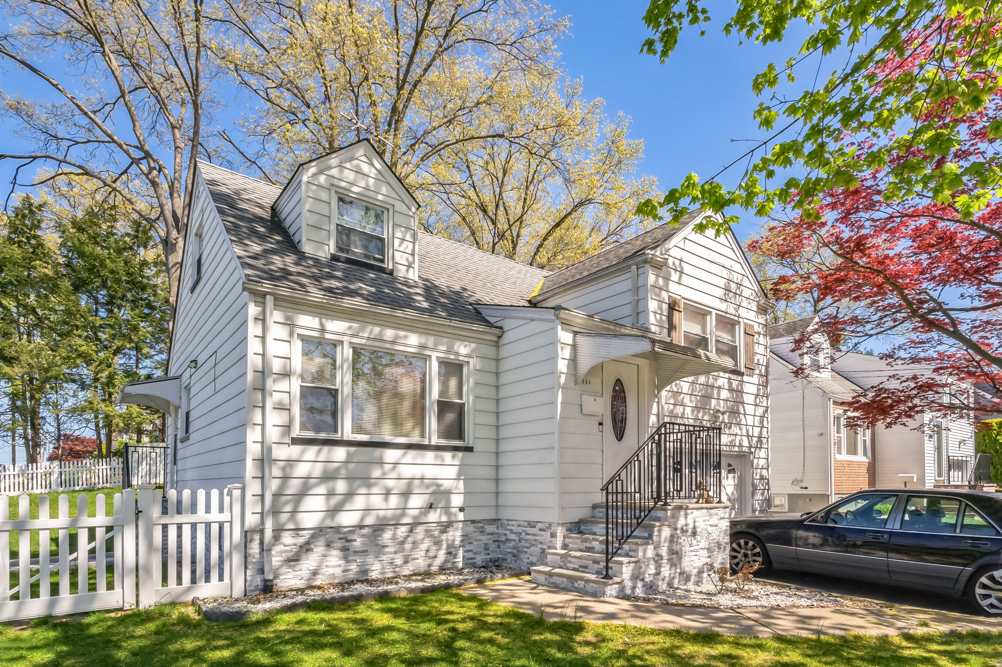 Elmwood Park, New Jersey, 07407, United States, 3 Bedrooms Bedrooms, ,2 BathroomsBathrooms,Residential,For Sale,1982757