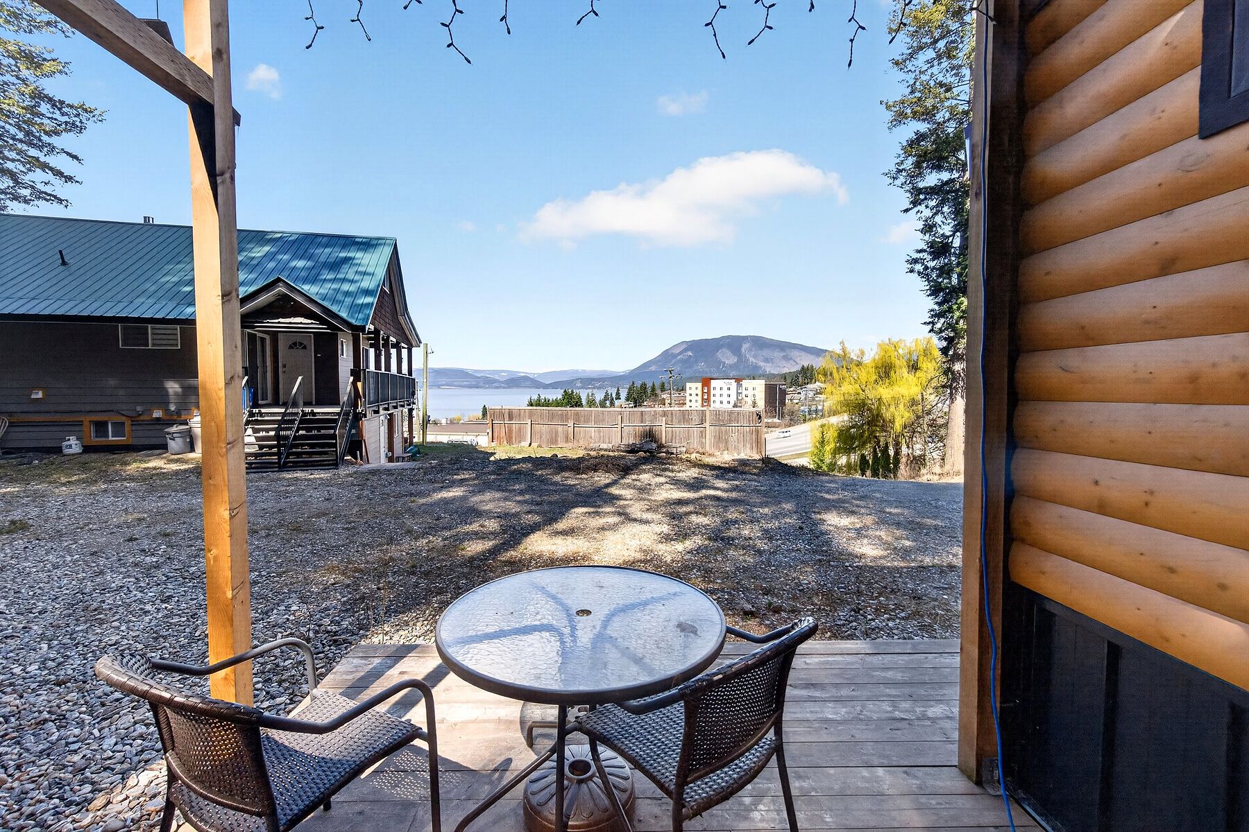  Renovated Rancher - 物件實景