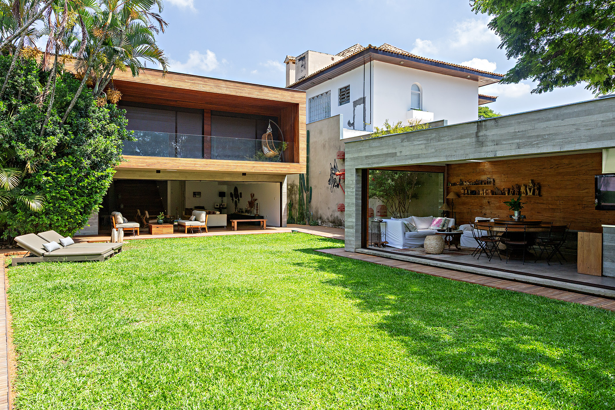  Contemporary residence with heated pool and integrated gourmet area - 物件實景